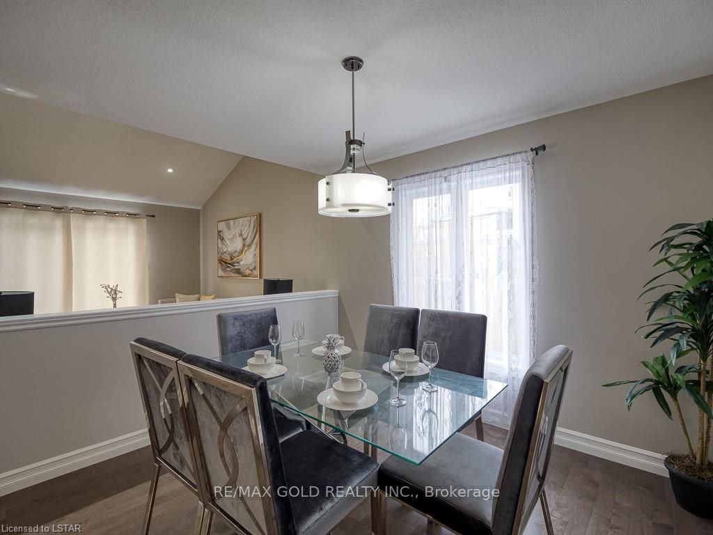 1387 Howlett Circle Property Photo 6