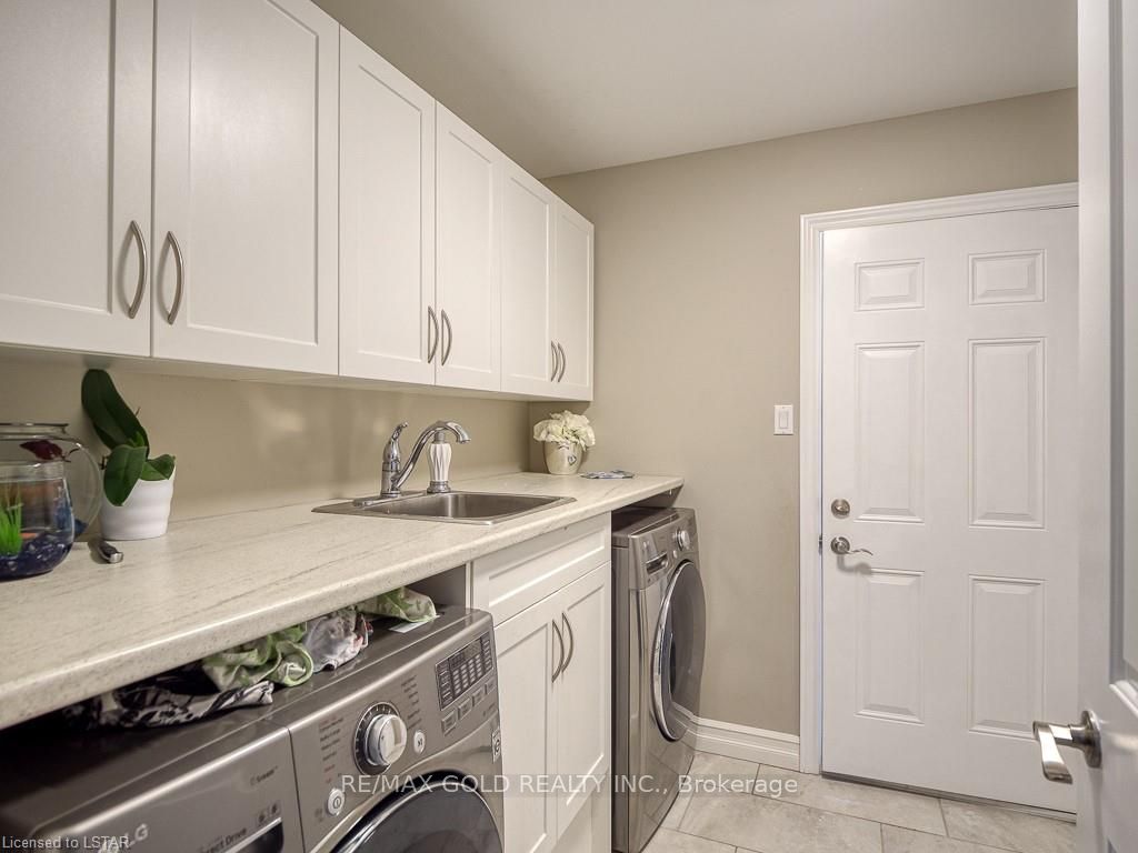 1387 Howlett Circle Property Photo 15