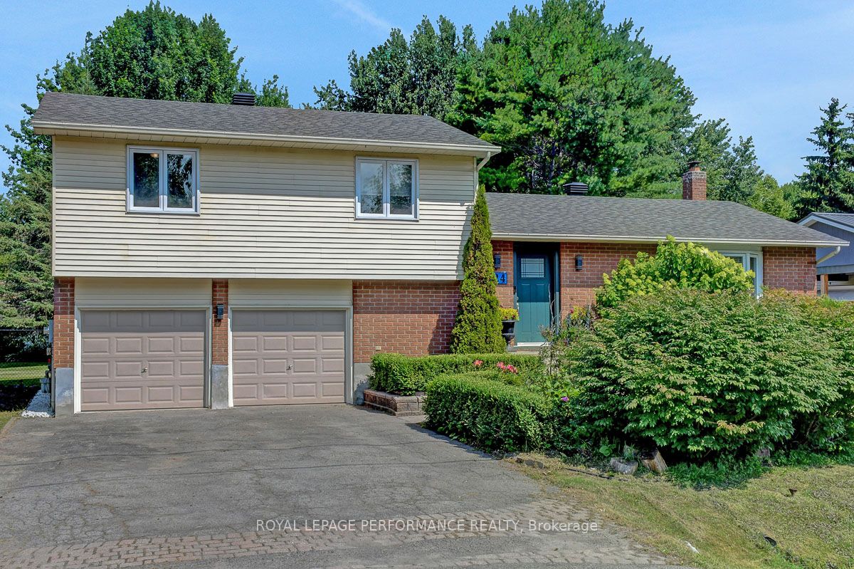 124 Des Pins Street Property Photo 1