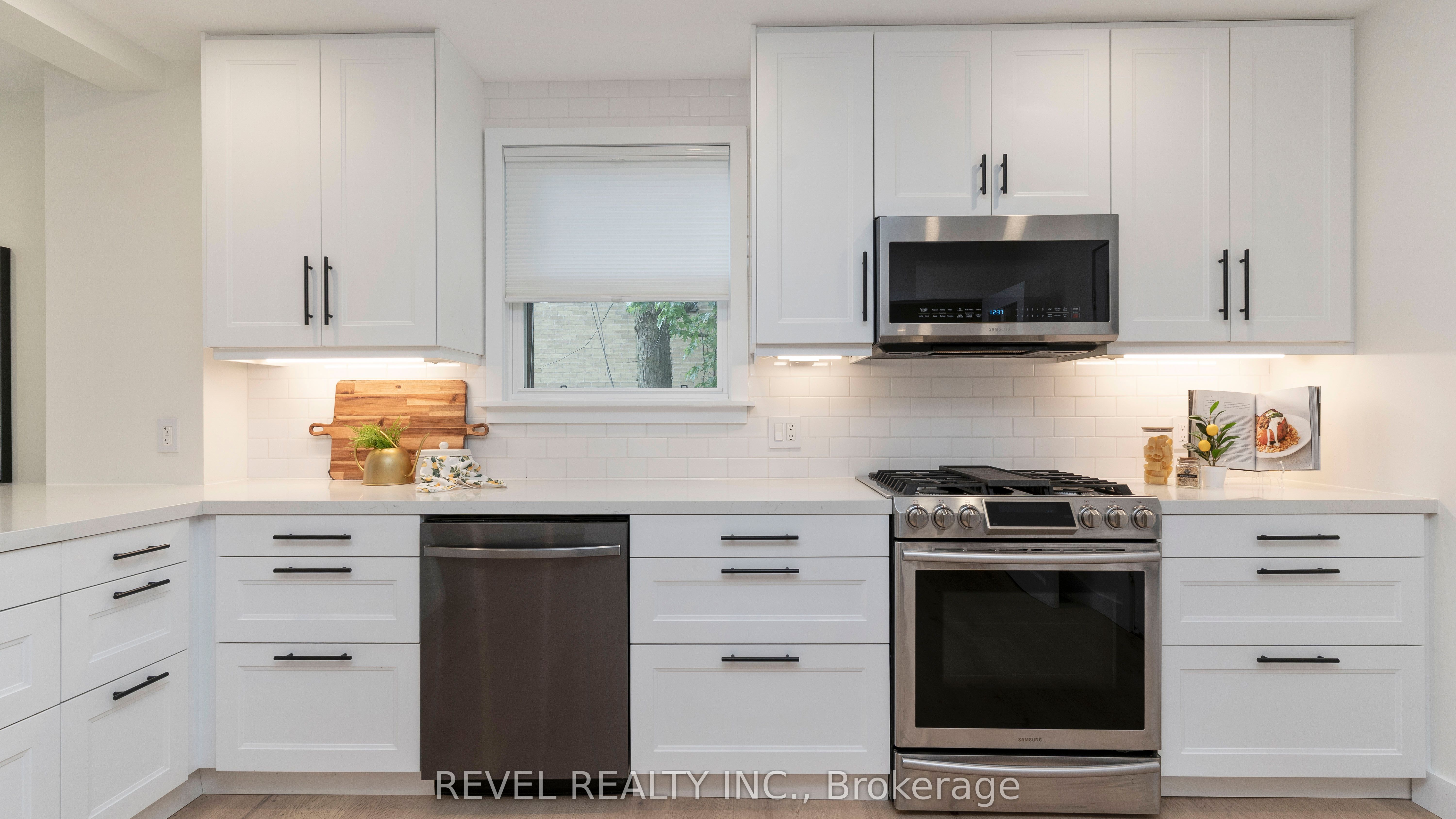 15 Victoria Avenue E Property Photo 19