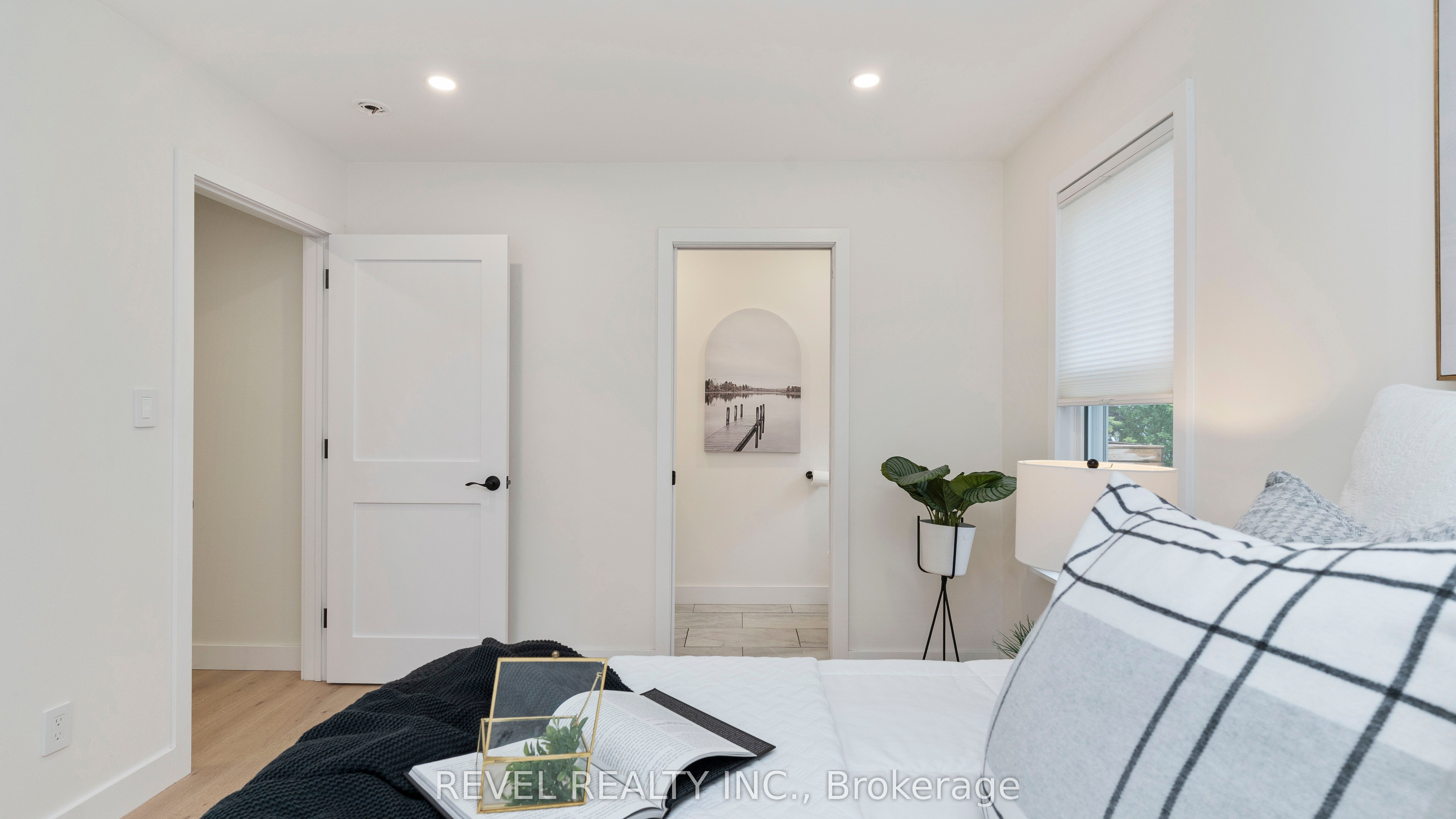 15 Victoria Avenue E Property Photo 24