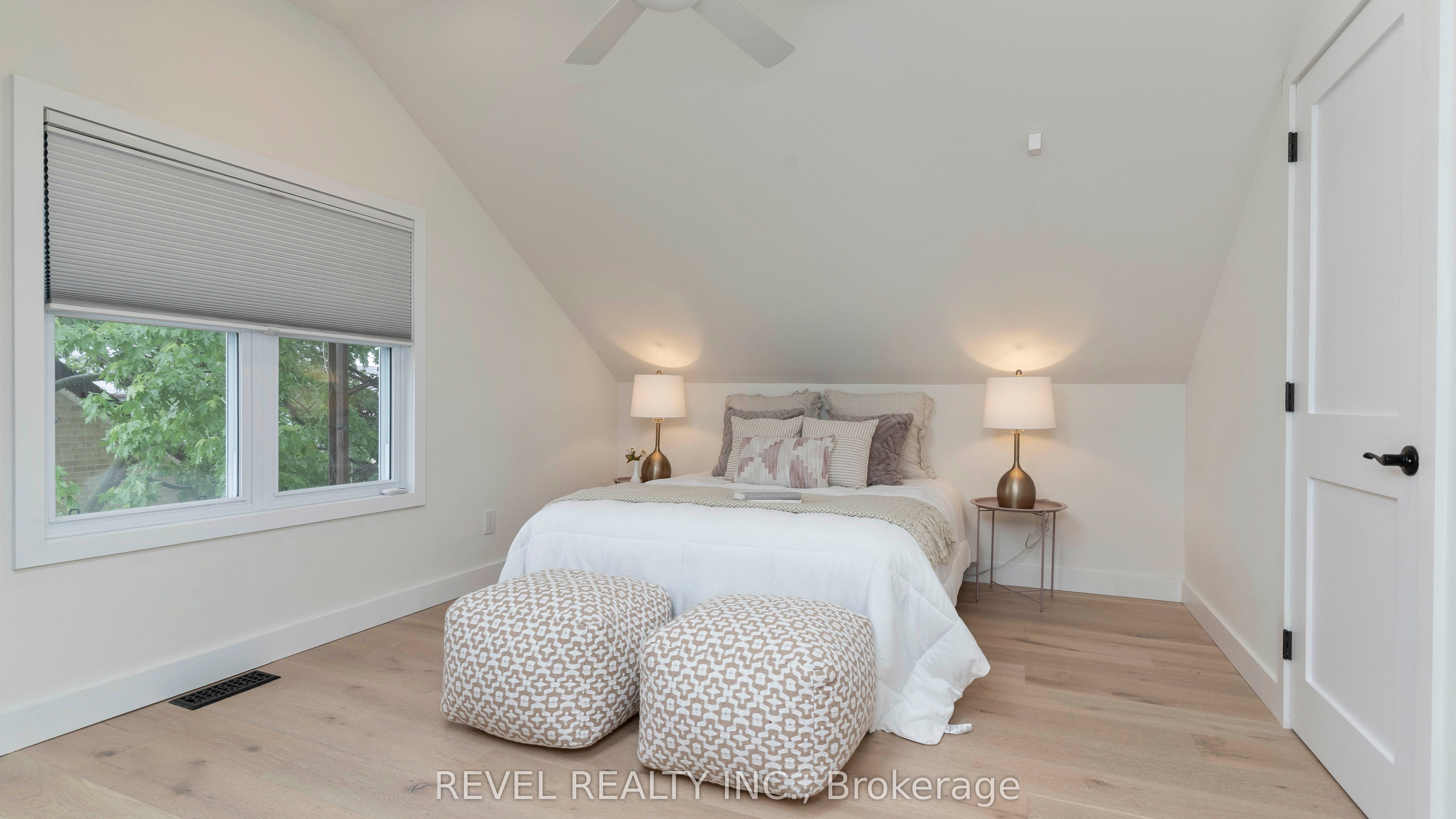 15 Victoria Avenue E Property Photo 29