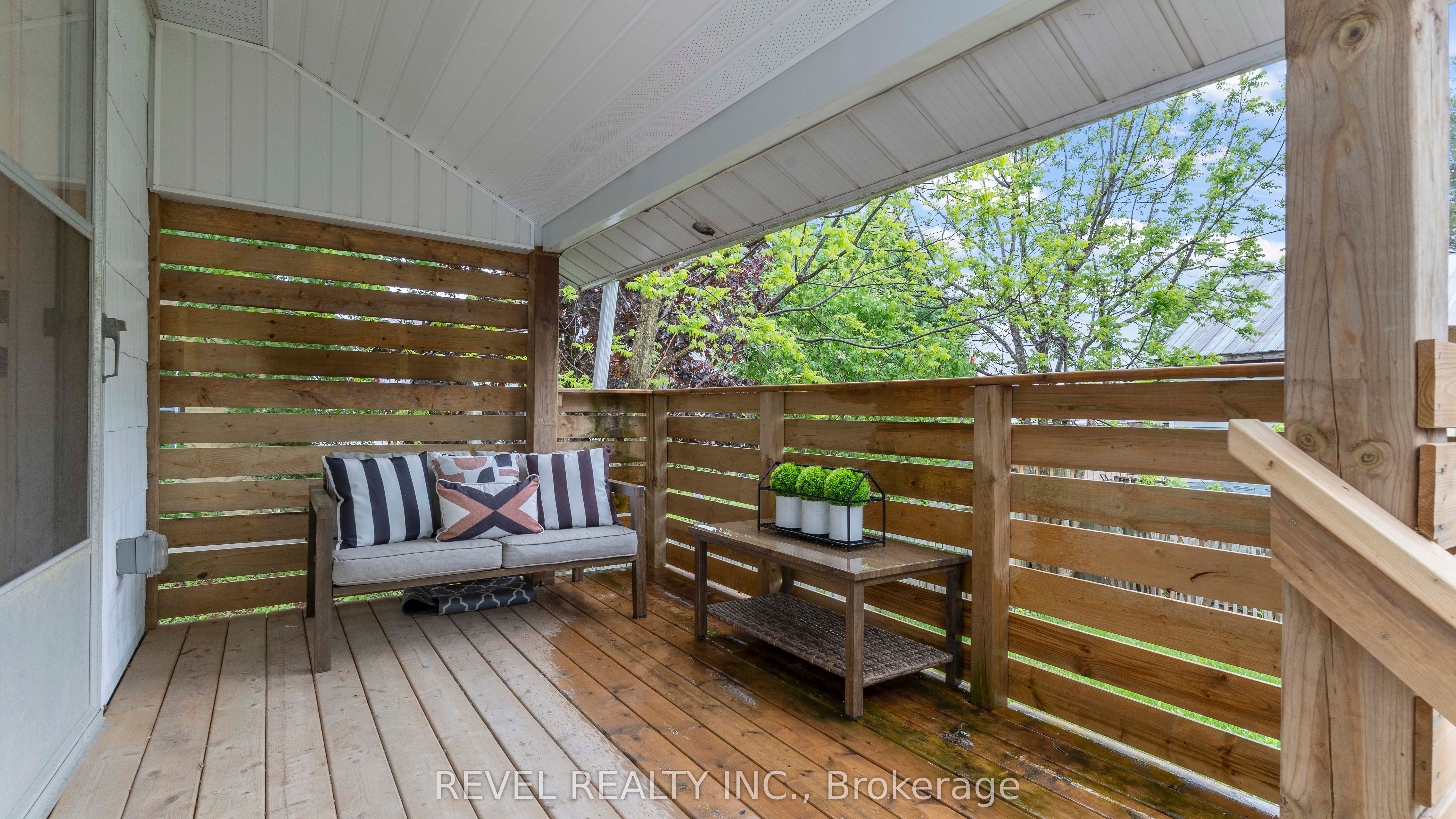 15 Victoria Avenue E Property Photo 41