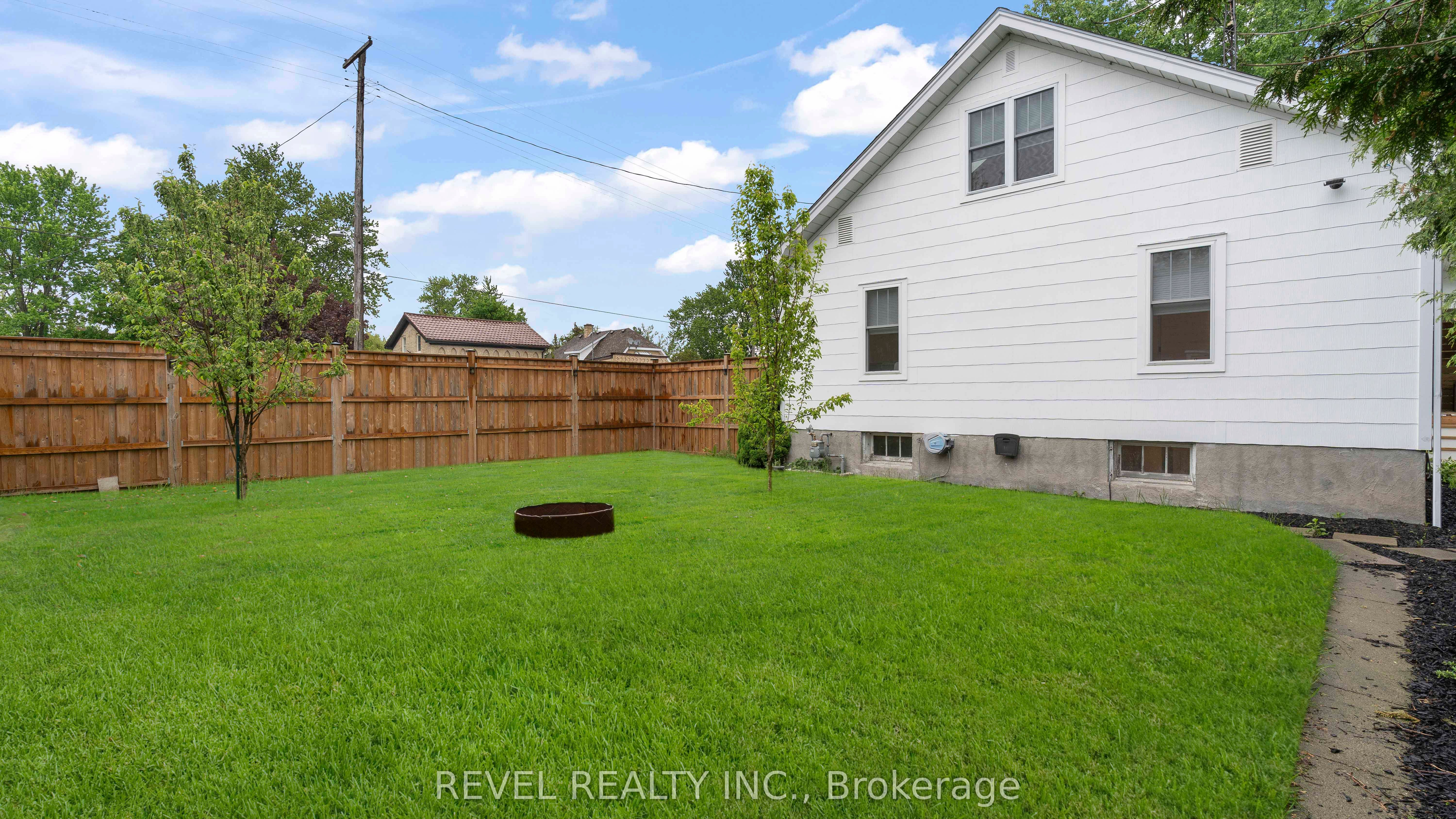 15 Victoria Avenue E Property Photo 45