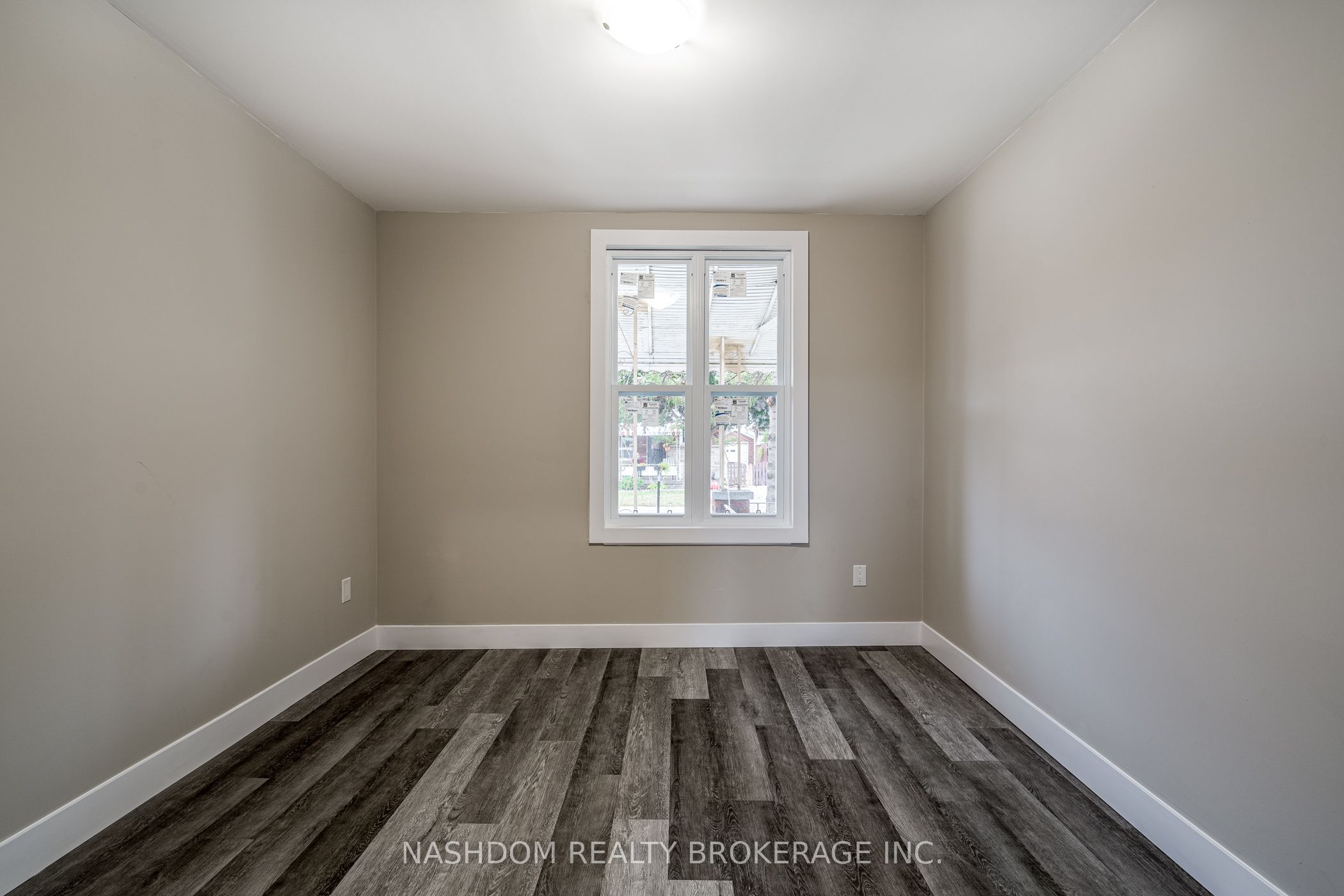 100 Sherman Avenue N Property Photo 8