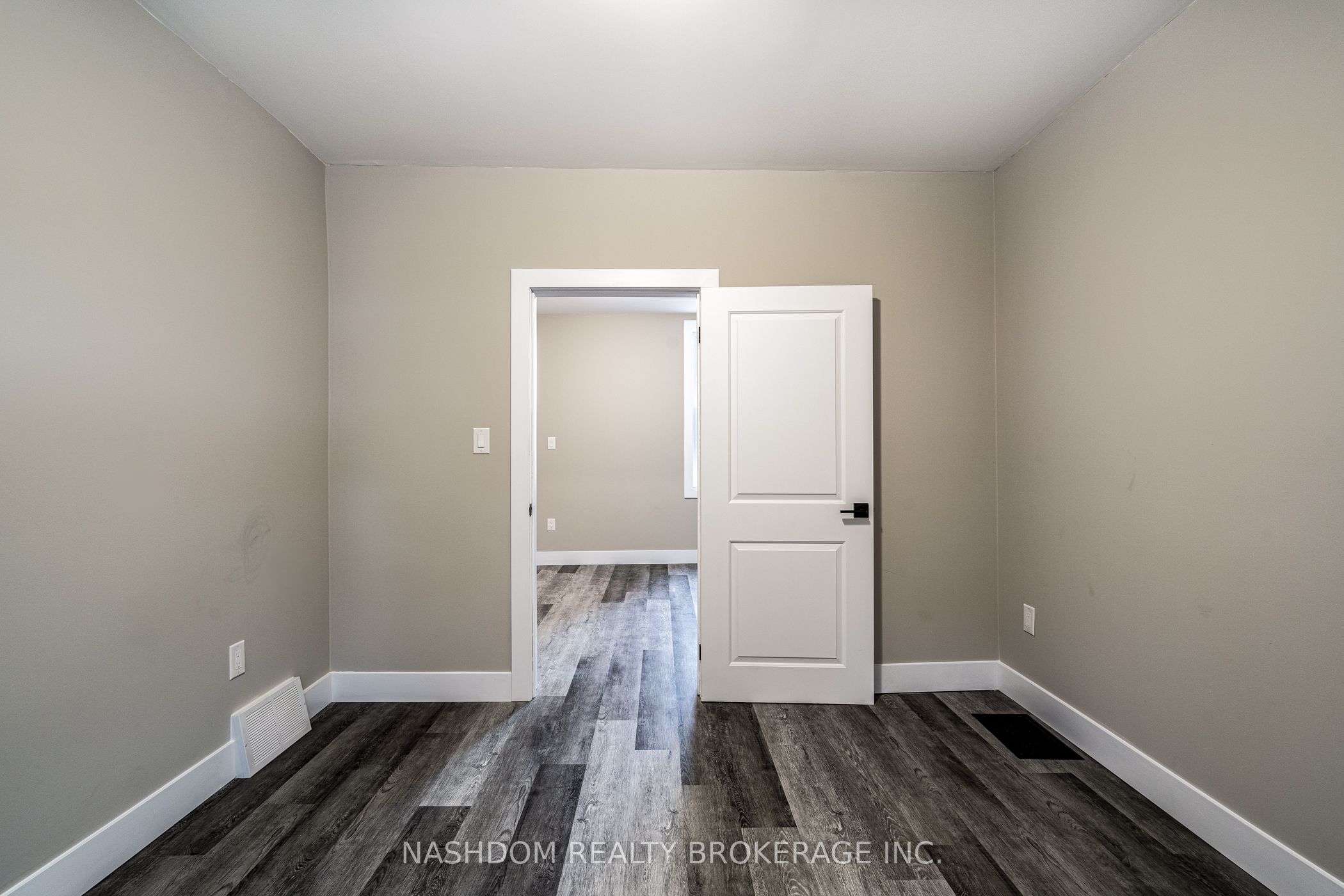 100 Sherman Avenue N Property Photo 9