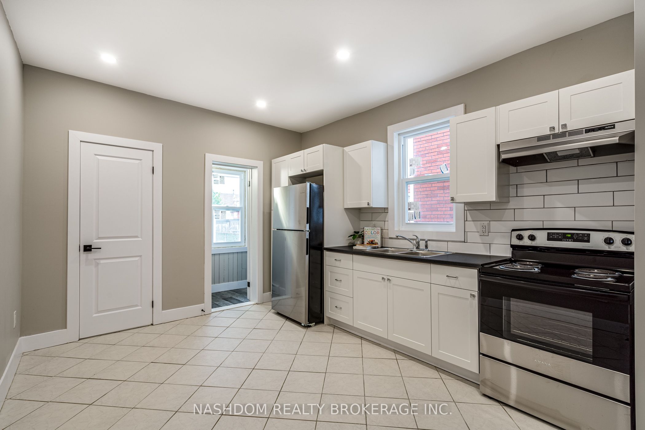 100 Sherman Avenue N Property Photo 12