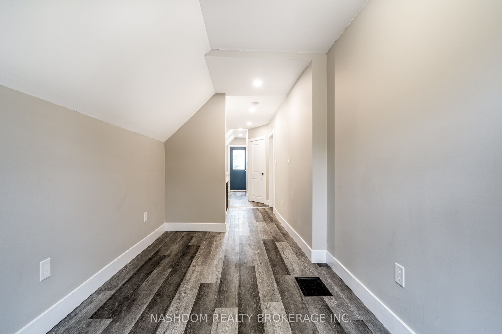 100 Sherman Avenue N Property Photo 17