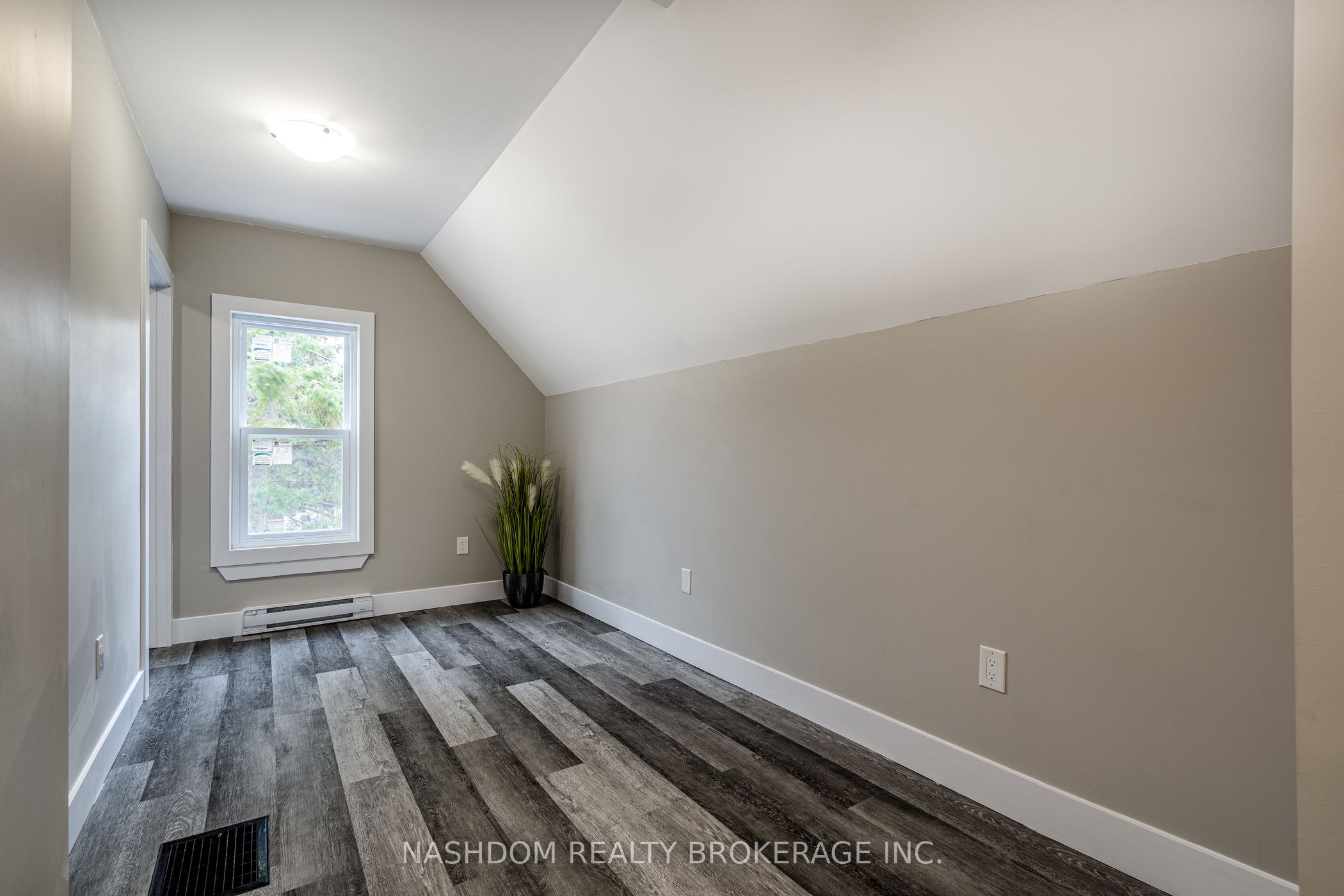 100 Sherman Avenue N Property Photo 20