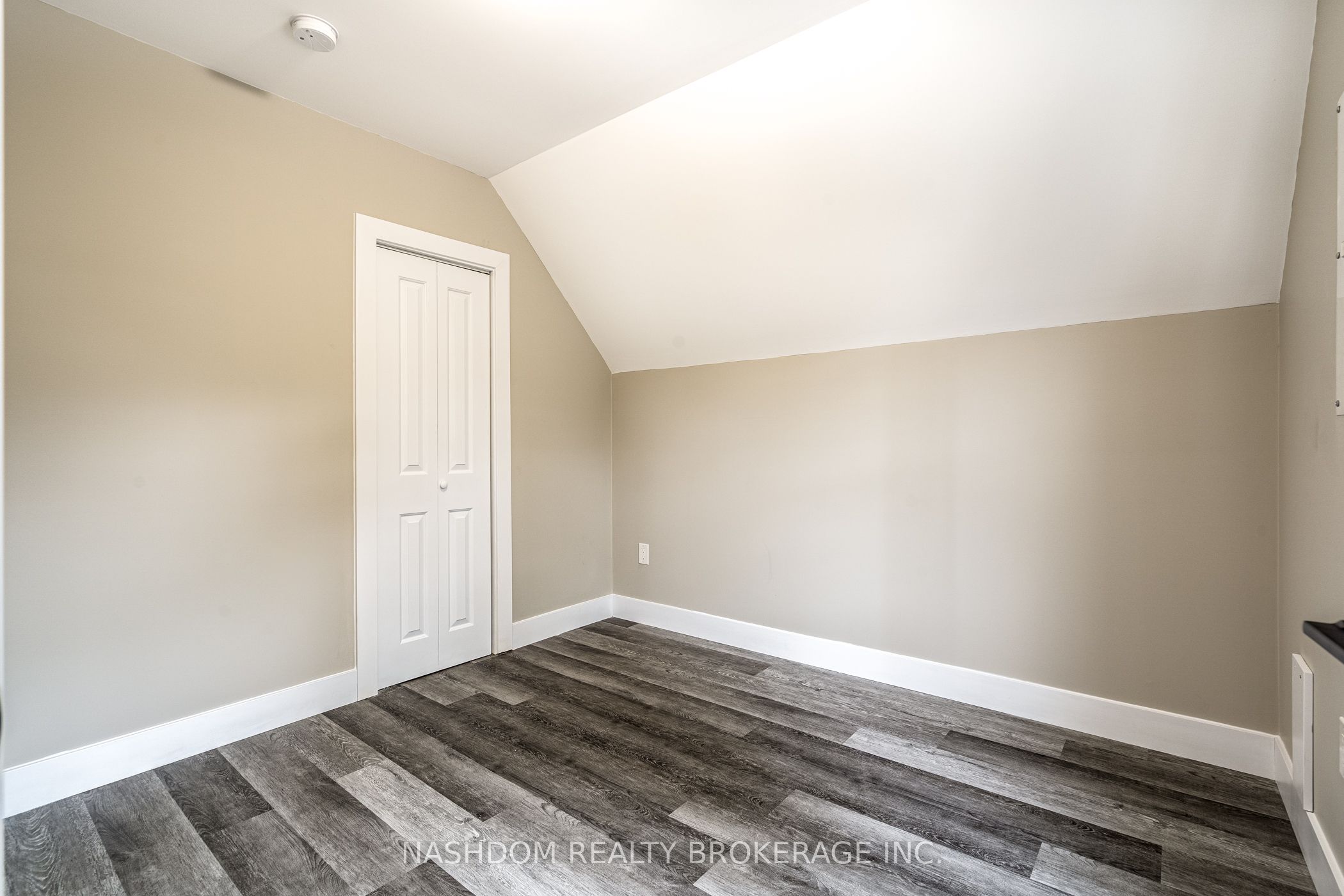 100 Sherman Avenue N Property Photo 22