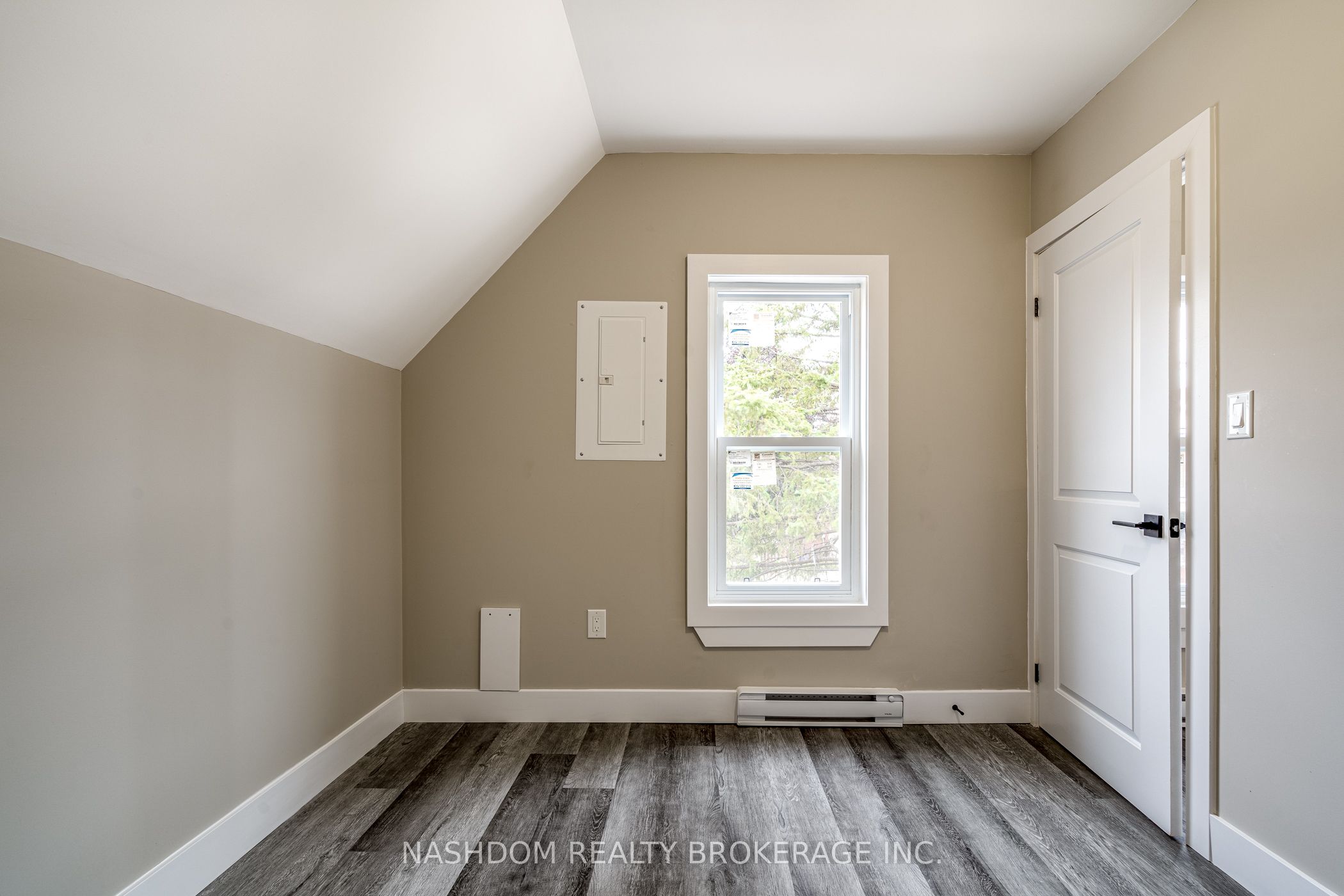 100 Sherman Avenue N Property Photo 23