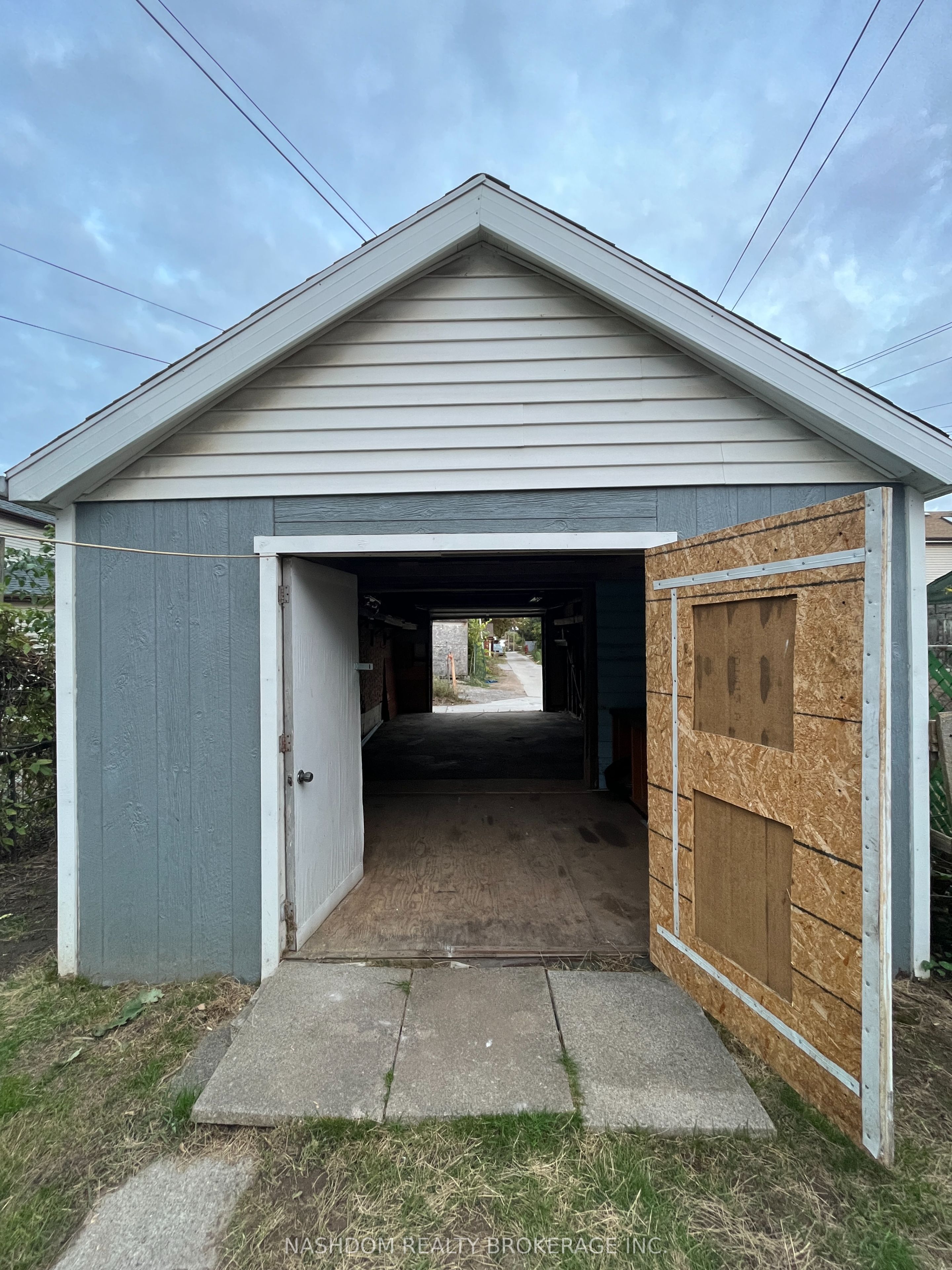 100 Sherman Avenue N Property Photo 32