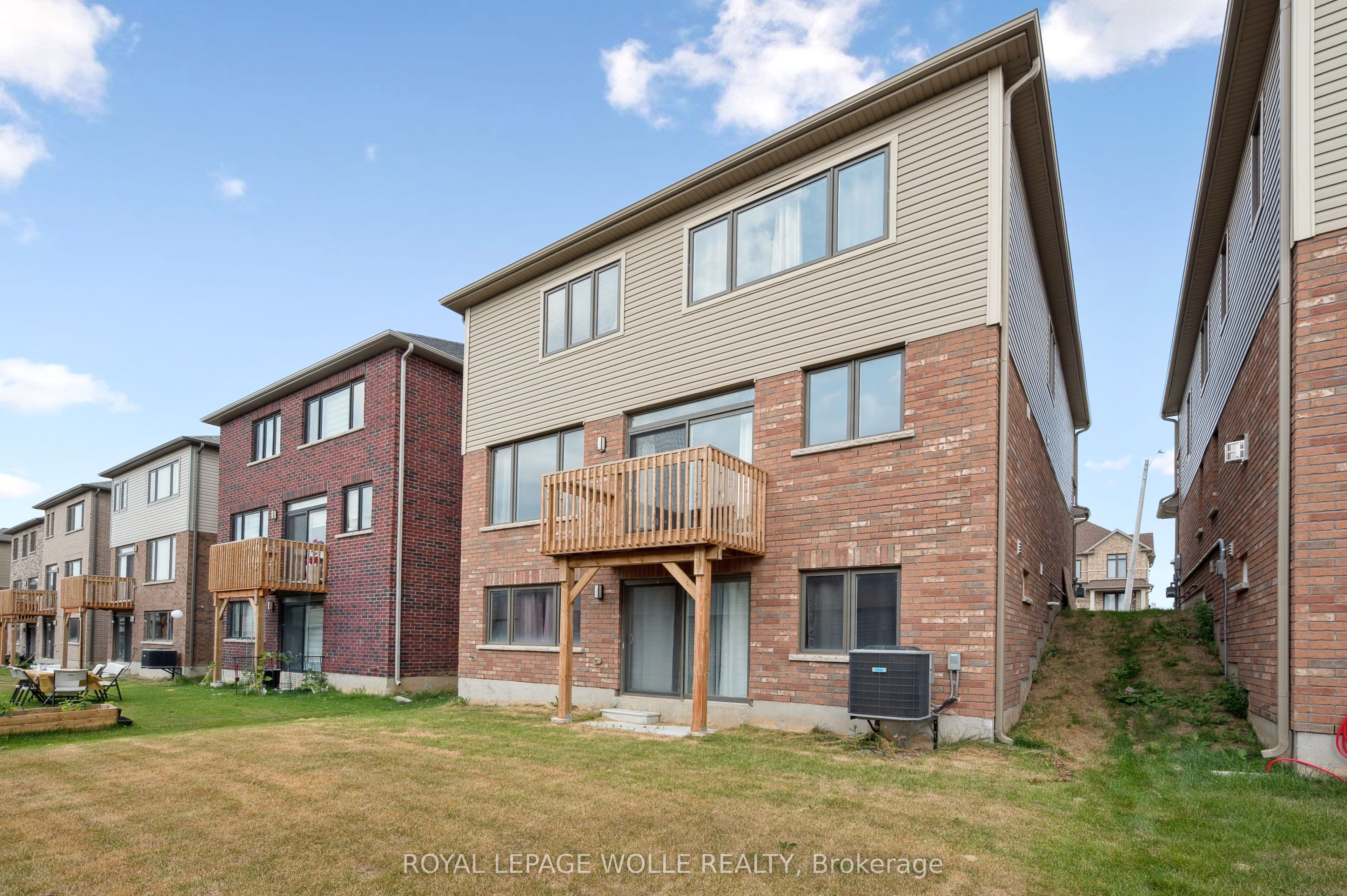 445 Robert Woolner Street Property Photo 39