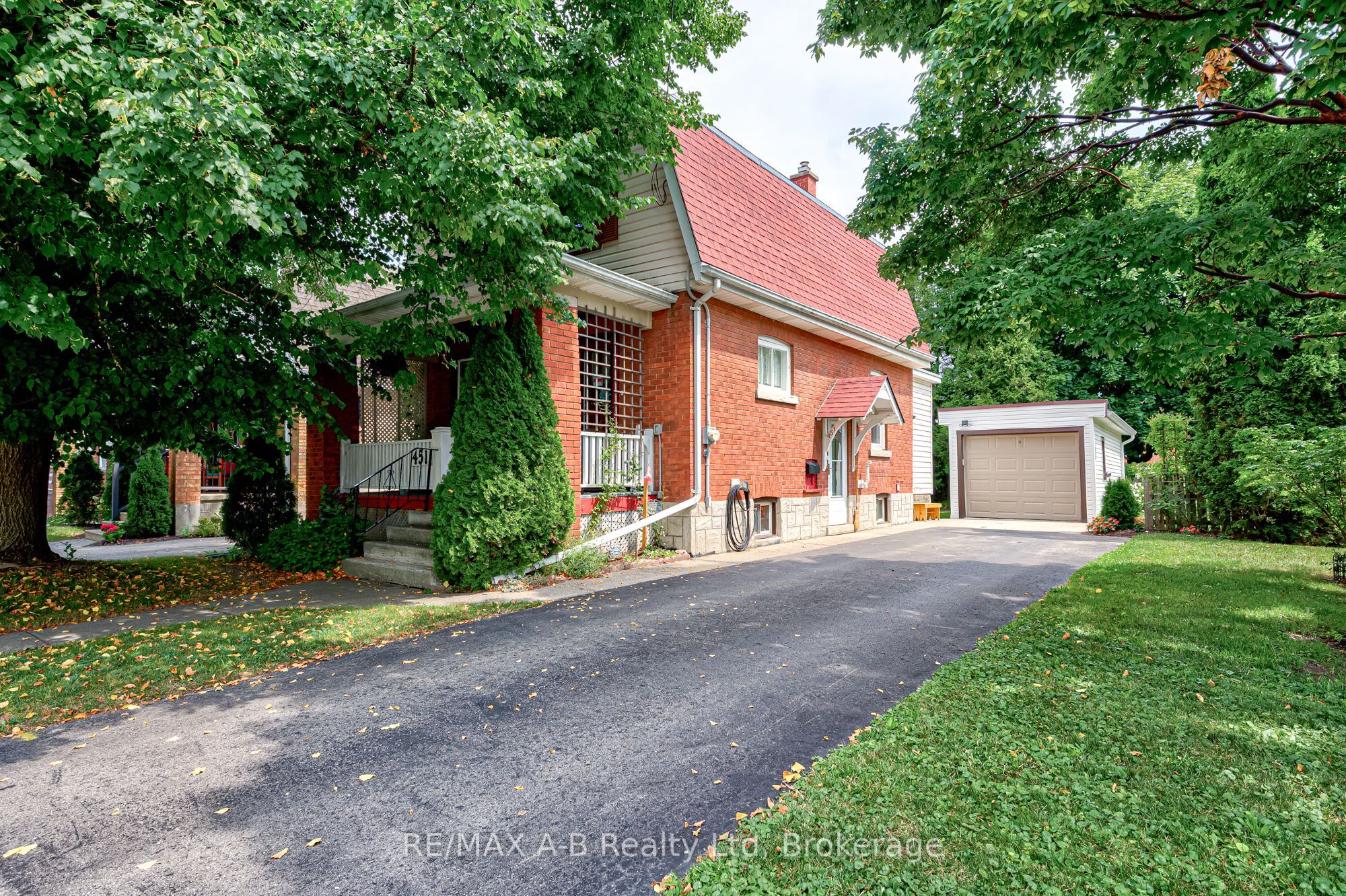451 Downie Street Property Photo 1