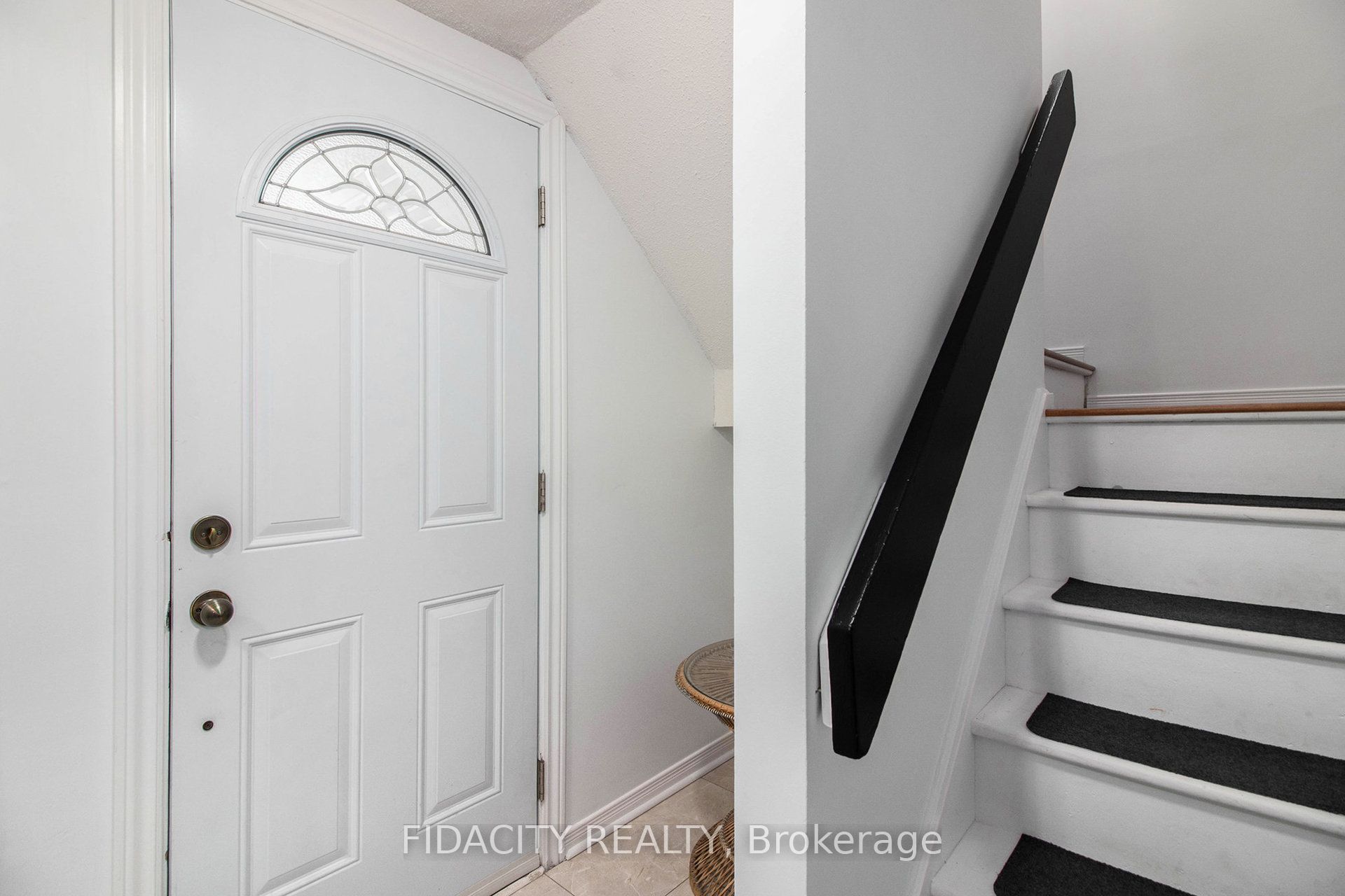 825 Cahill Drive W 180 Property Photo 3