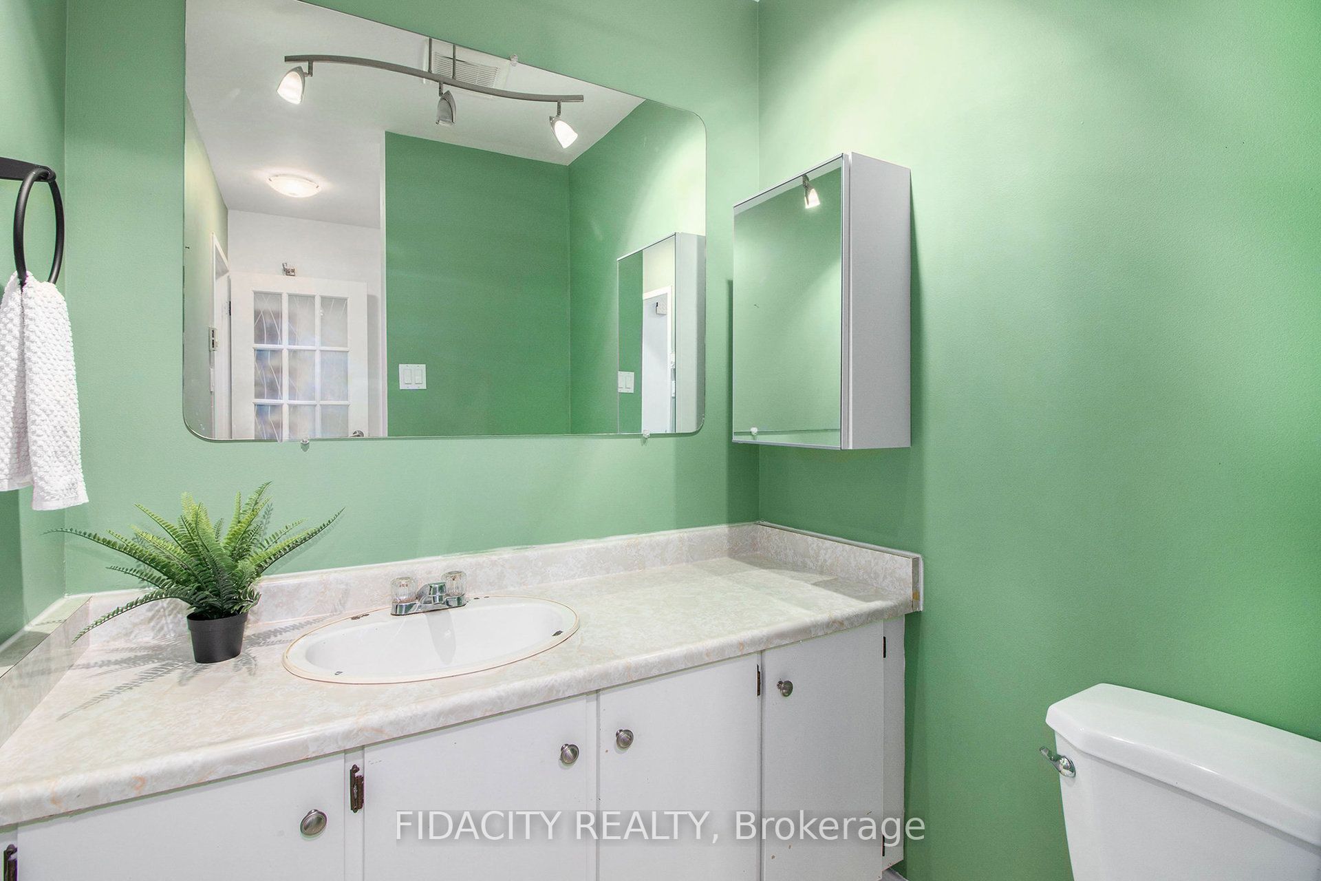 825 Cahill Drive W 180 Property Photo 12