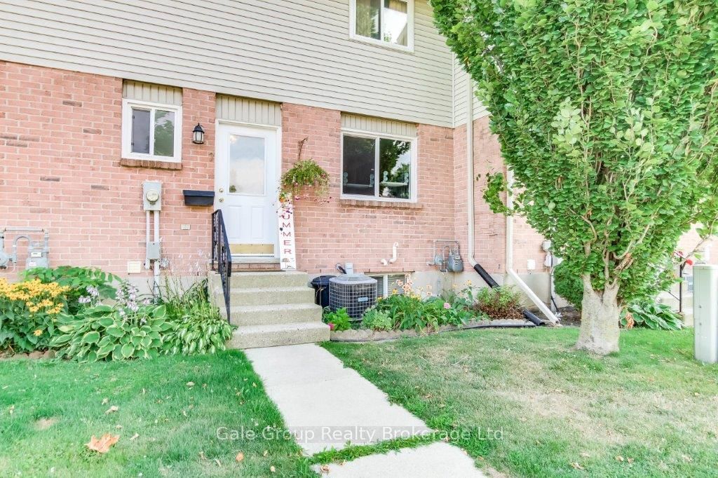 458 N Springbank Avenue N 7 Property Photo 1
