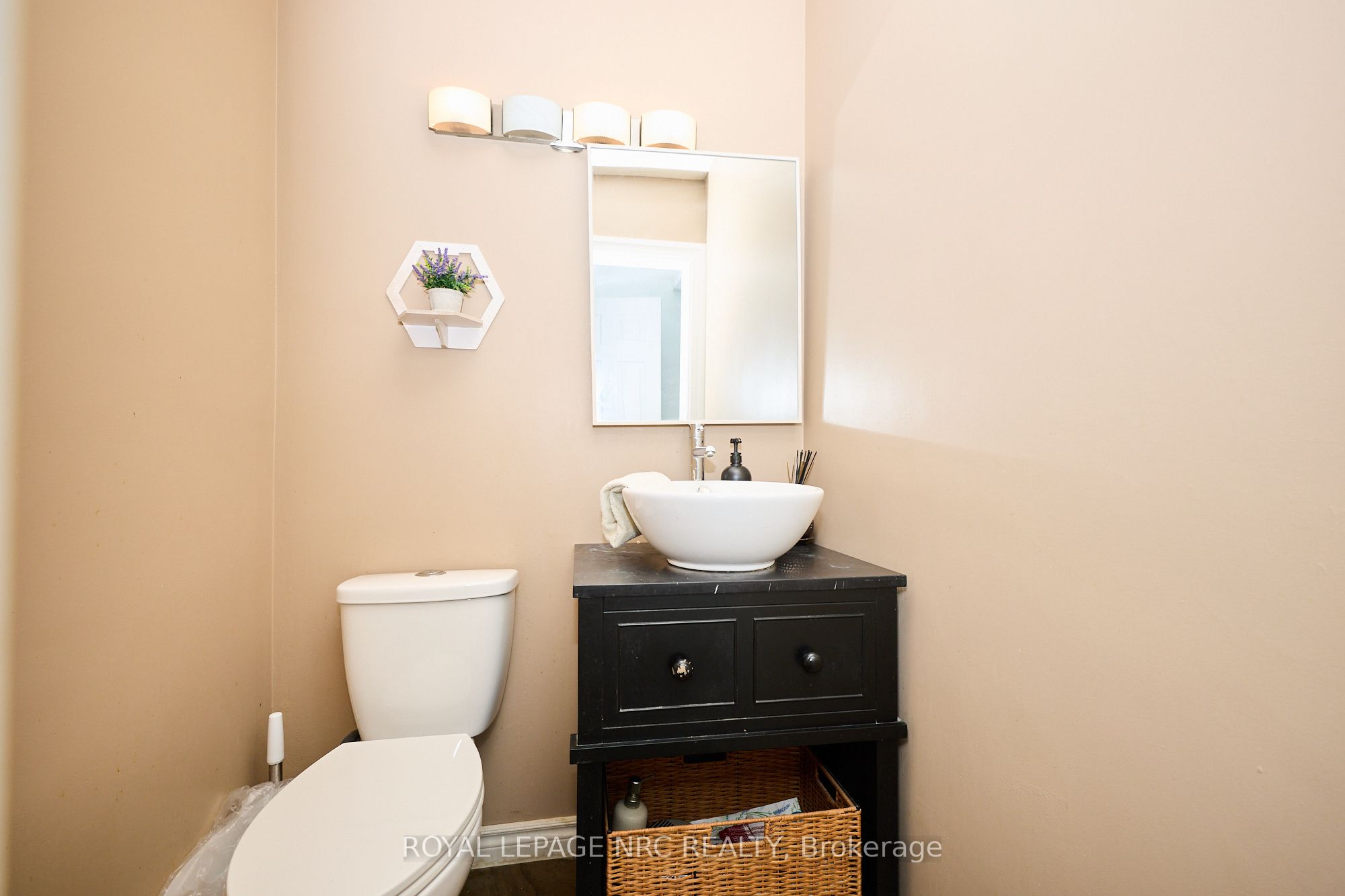 46 Adelene Crescent Property Photo 38