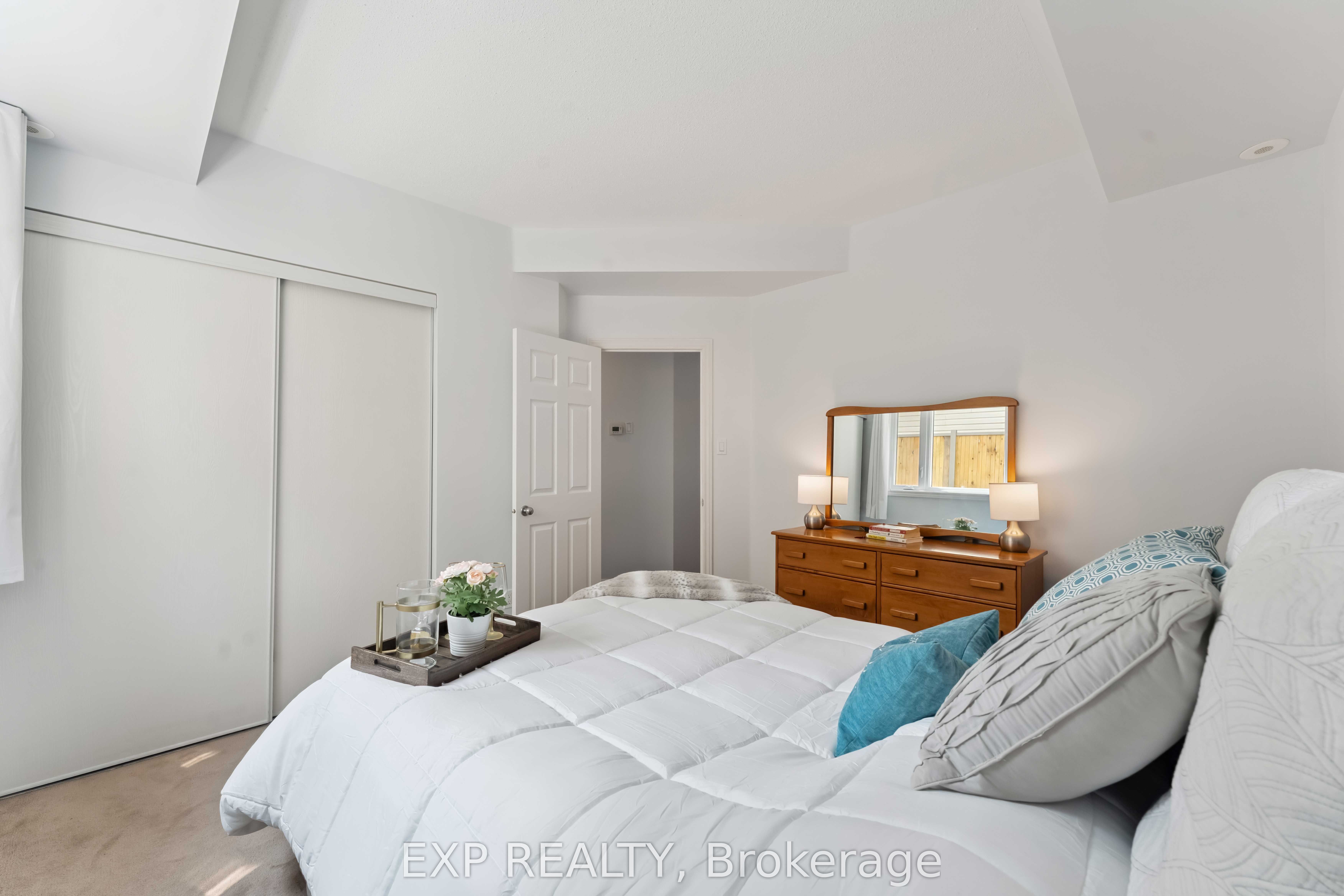 231 Crestway Drive B Property Photo 16