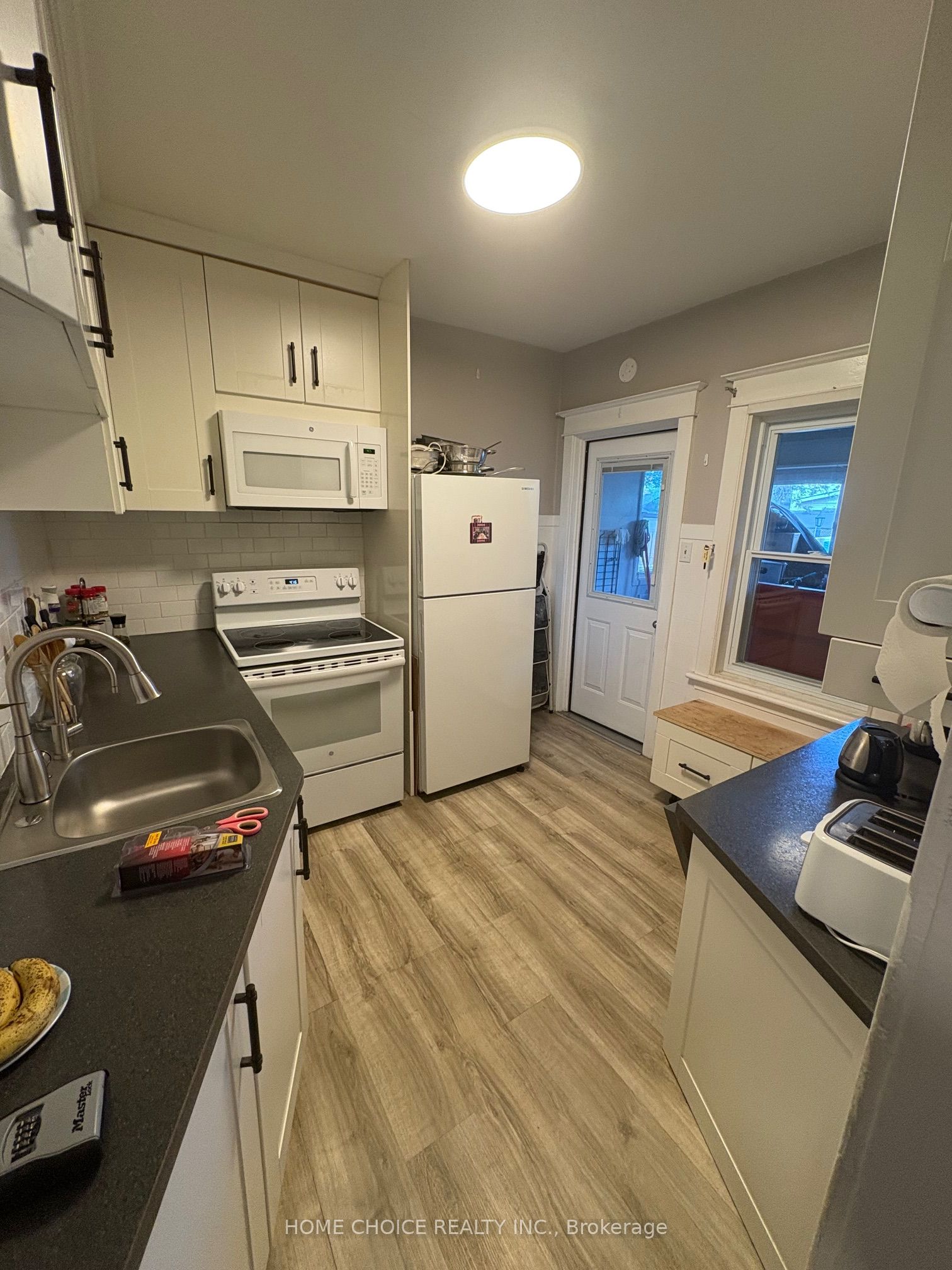378 Paling Avenue Property Photo 6