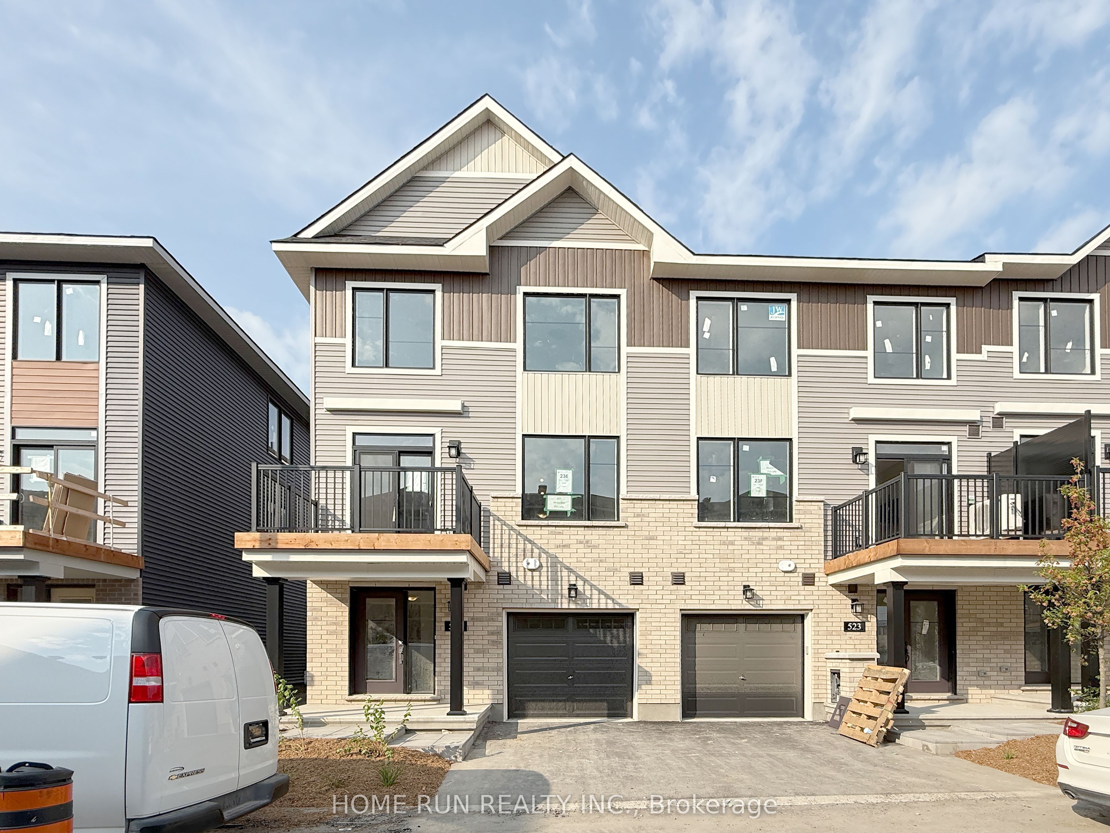 521 Woodlily Priv Property Photo 1