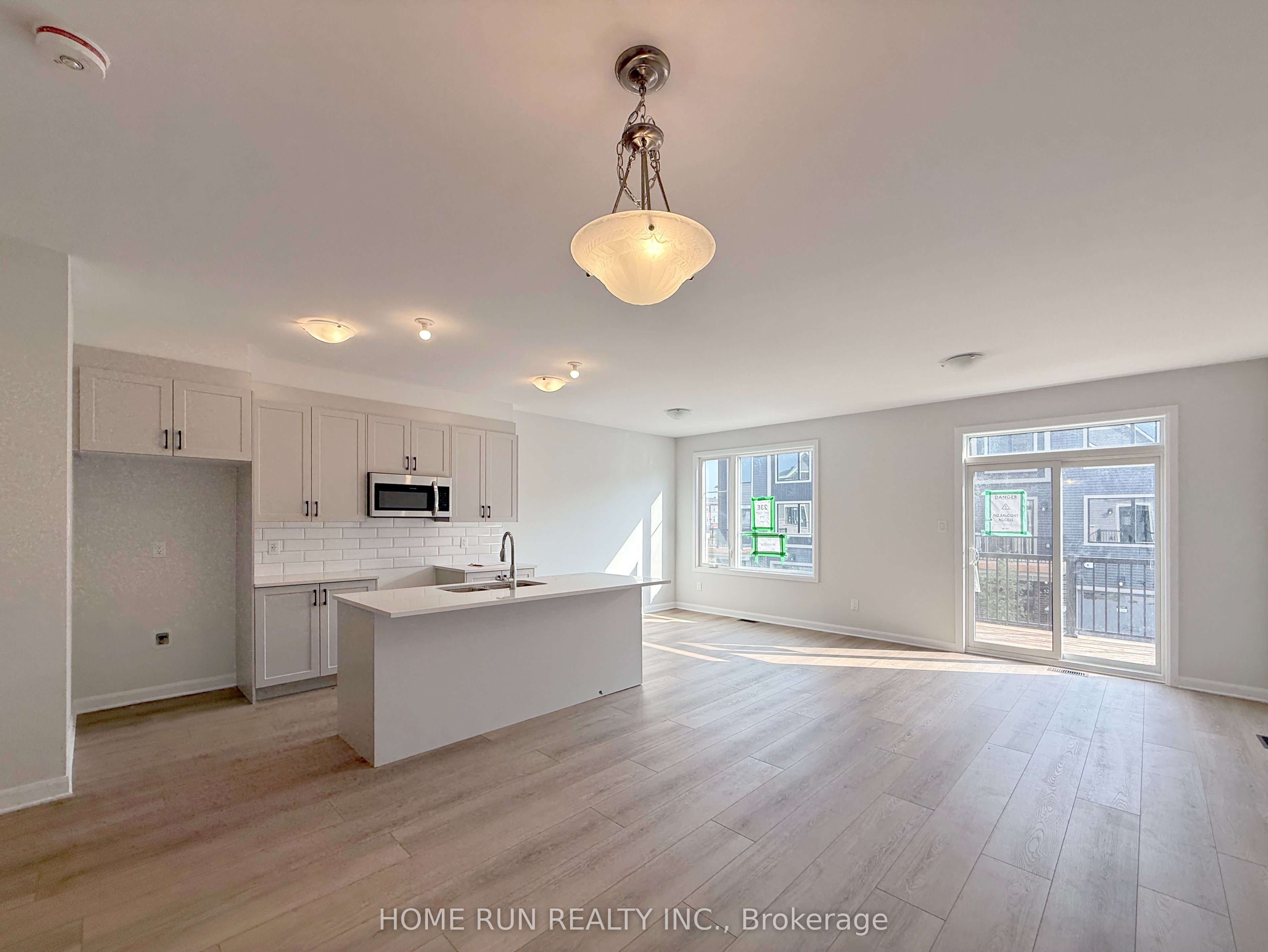 521 Woodlily Priv Property Photo 4