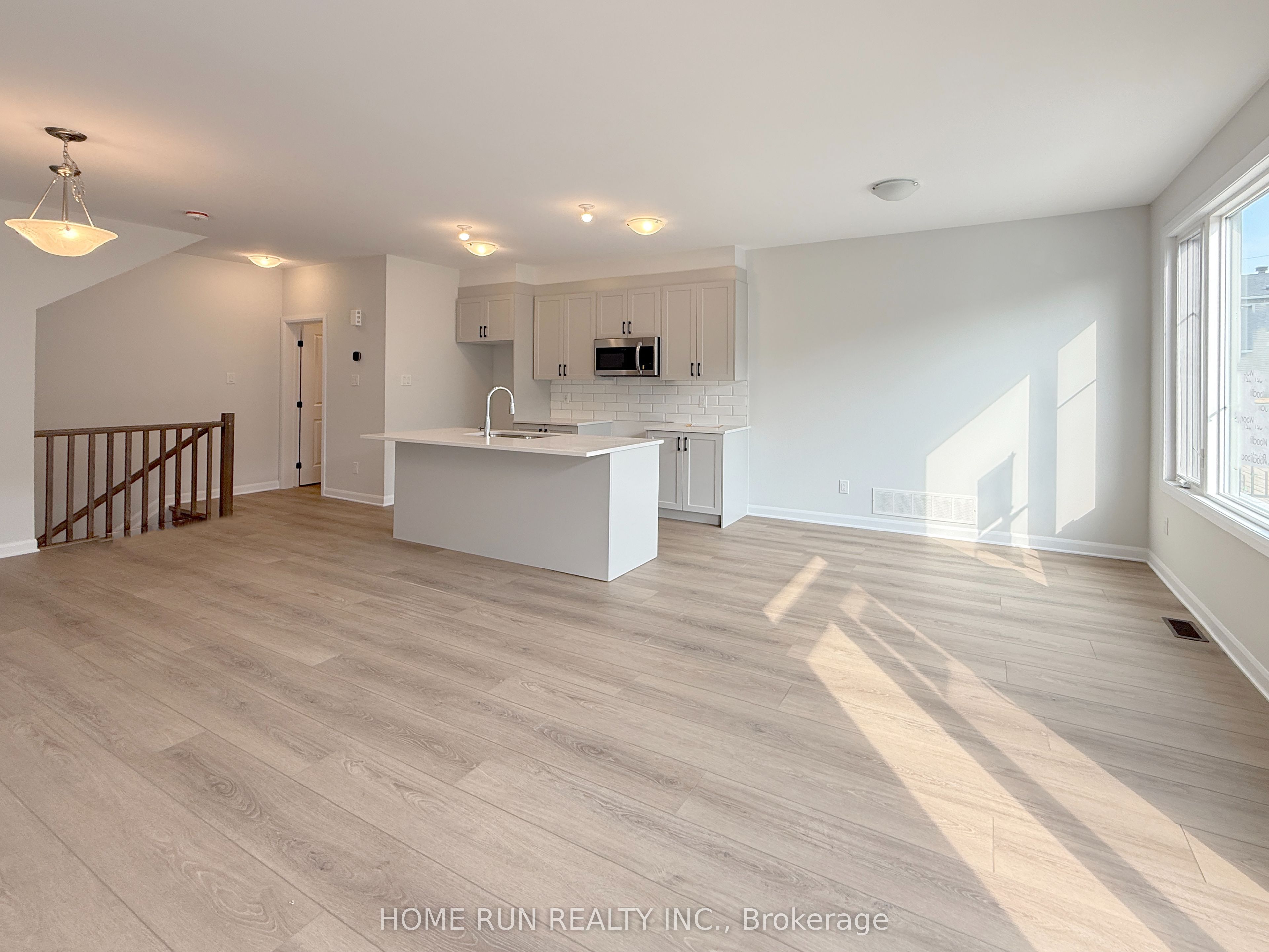 521 Woodlily Priv Property Photo 5