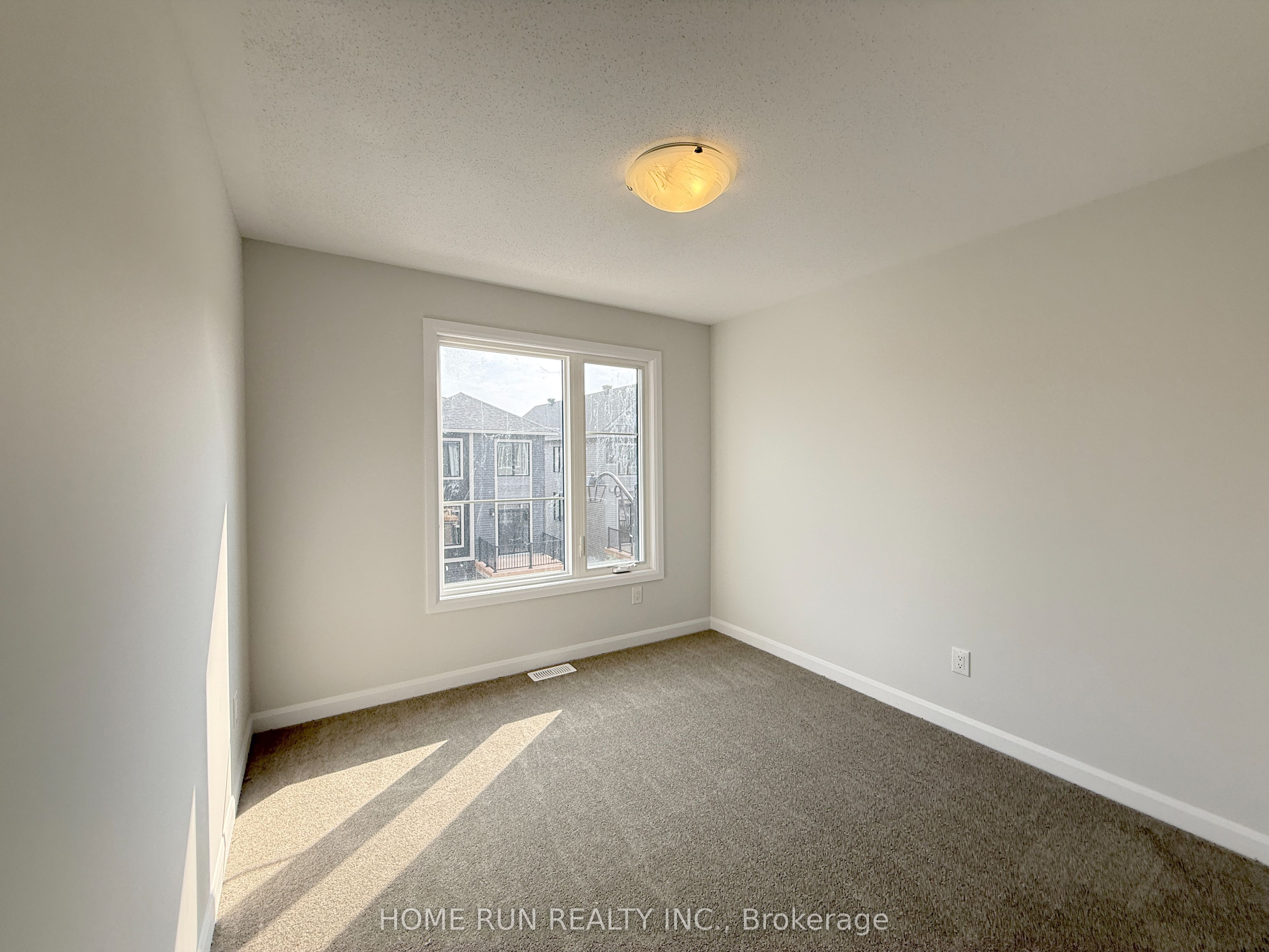 521 Woodlily Priv Property Photo 9