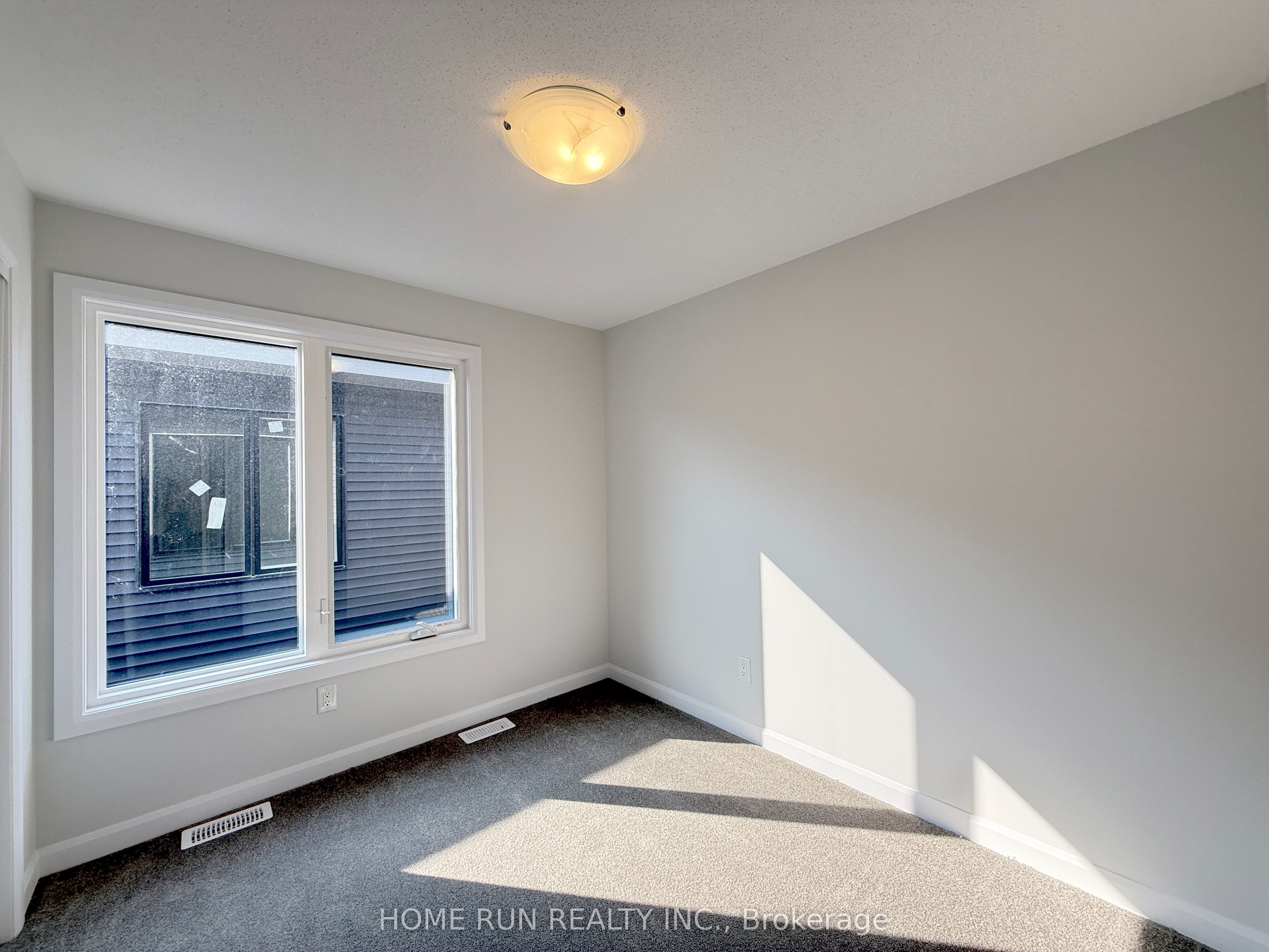 521 Woodlily Priv Property Photo 12