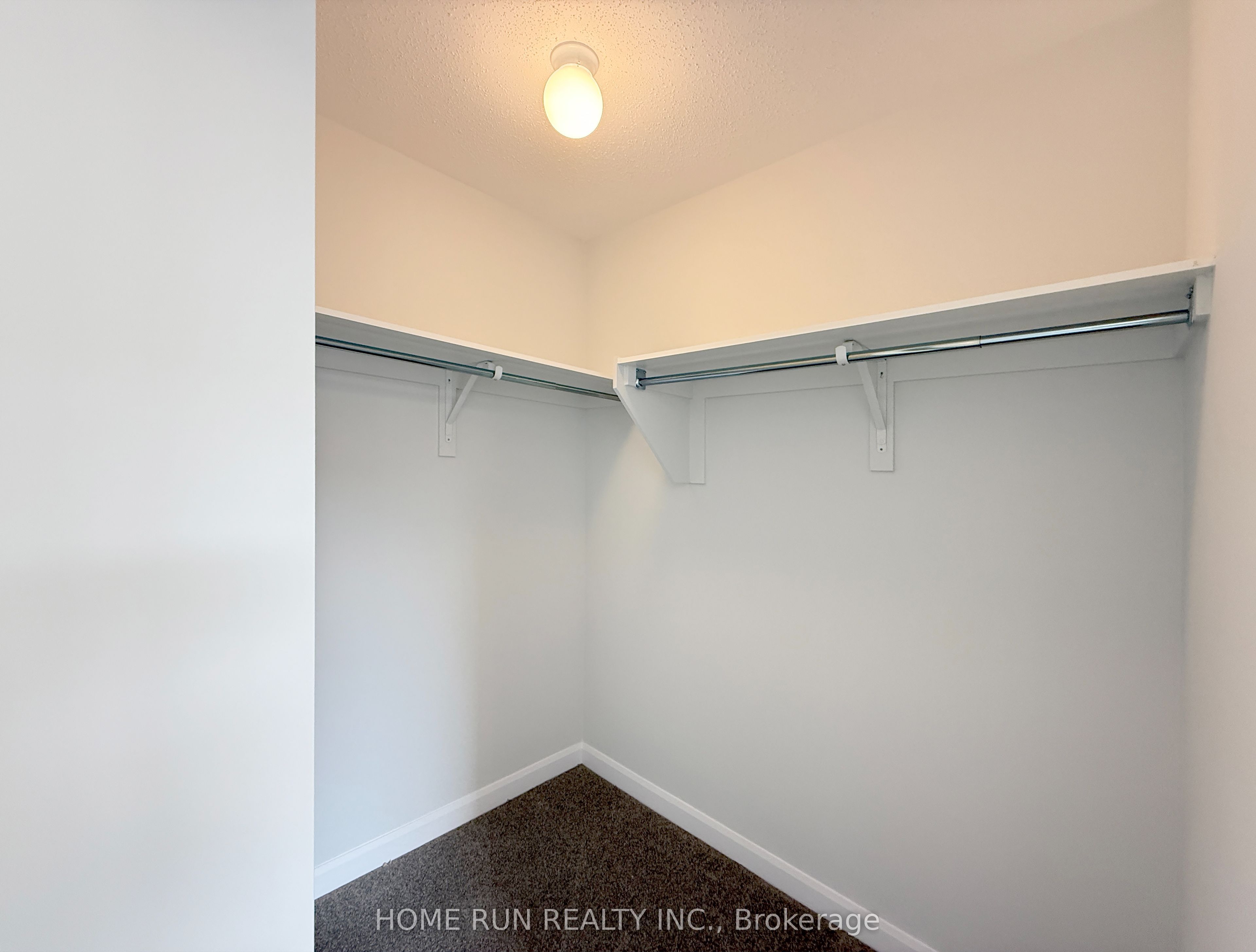 521 Woodlily Priv Property Photo 14