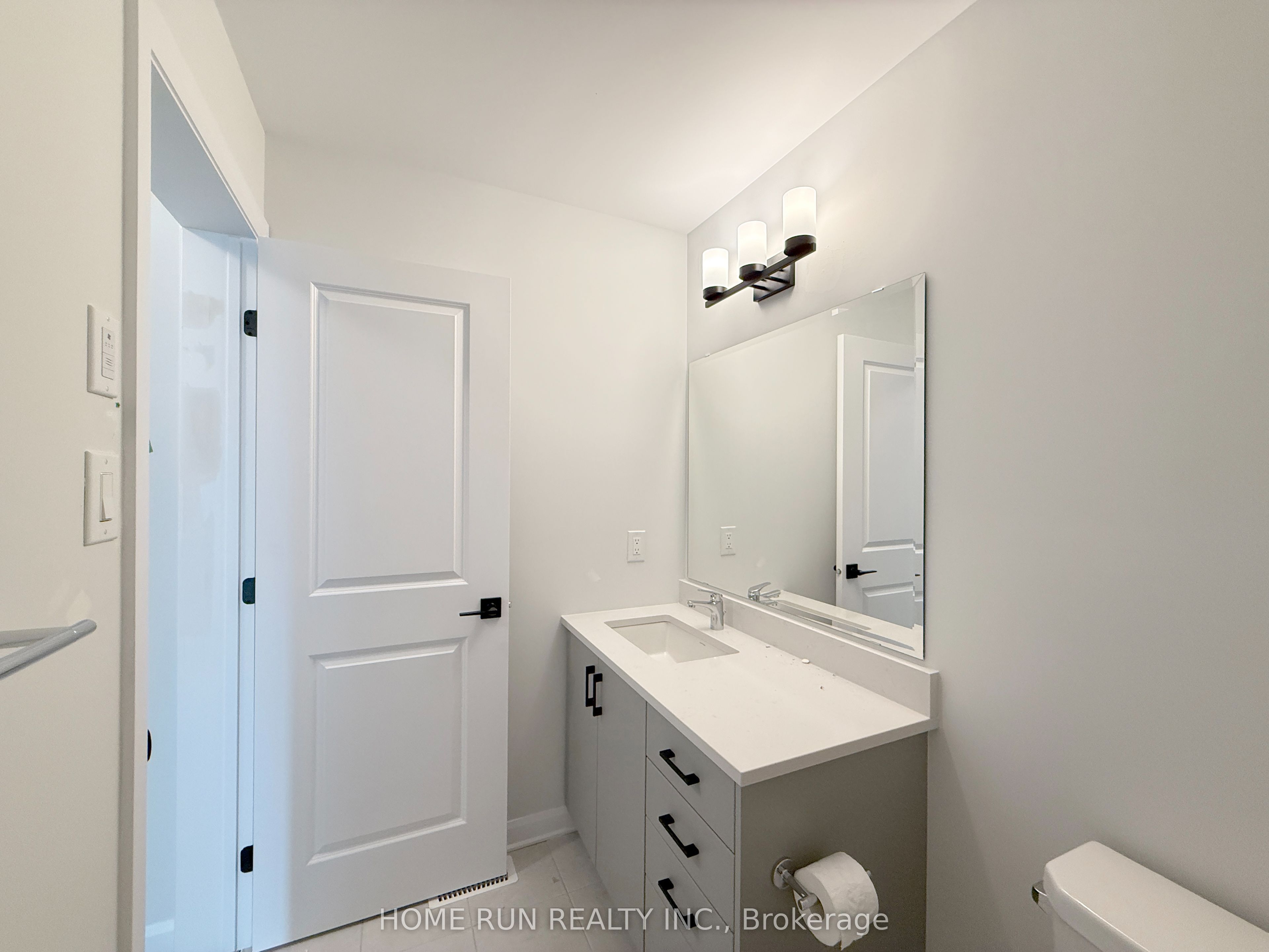 521 Woodlily Priv Property Photo 16