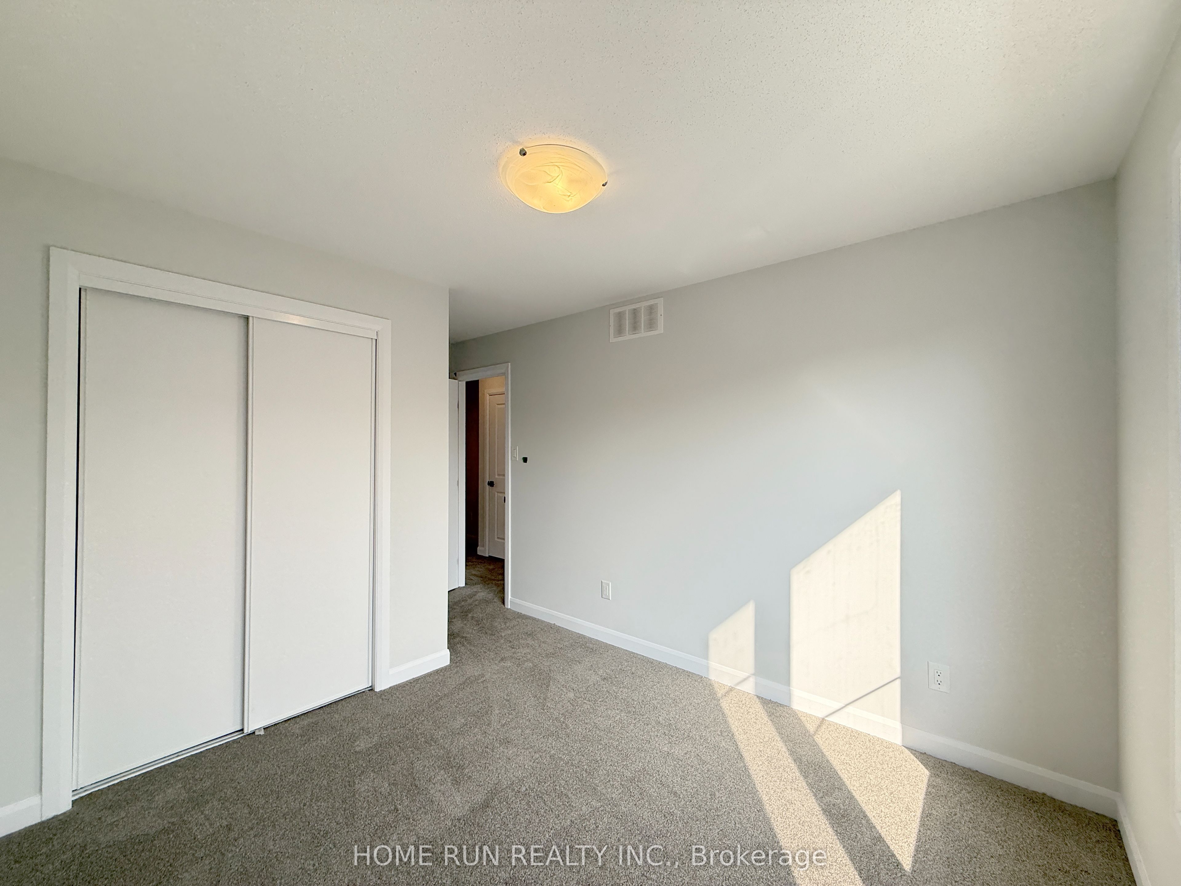 521 Woodlily Priv Property Photo 17