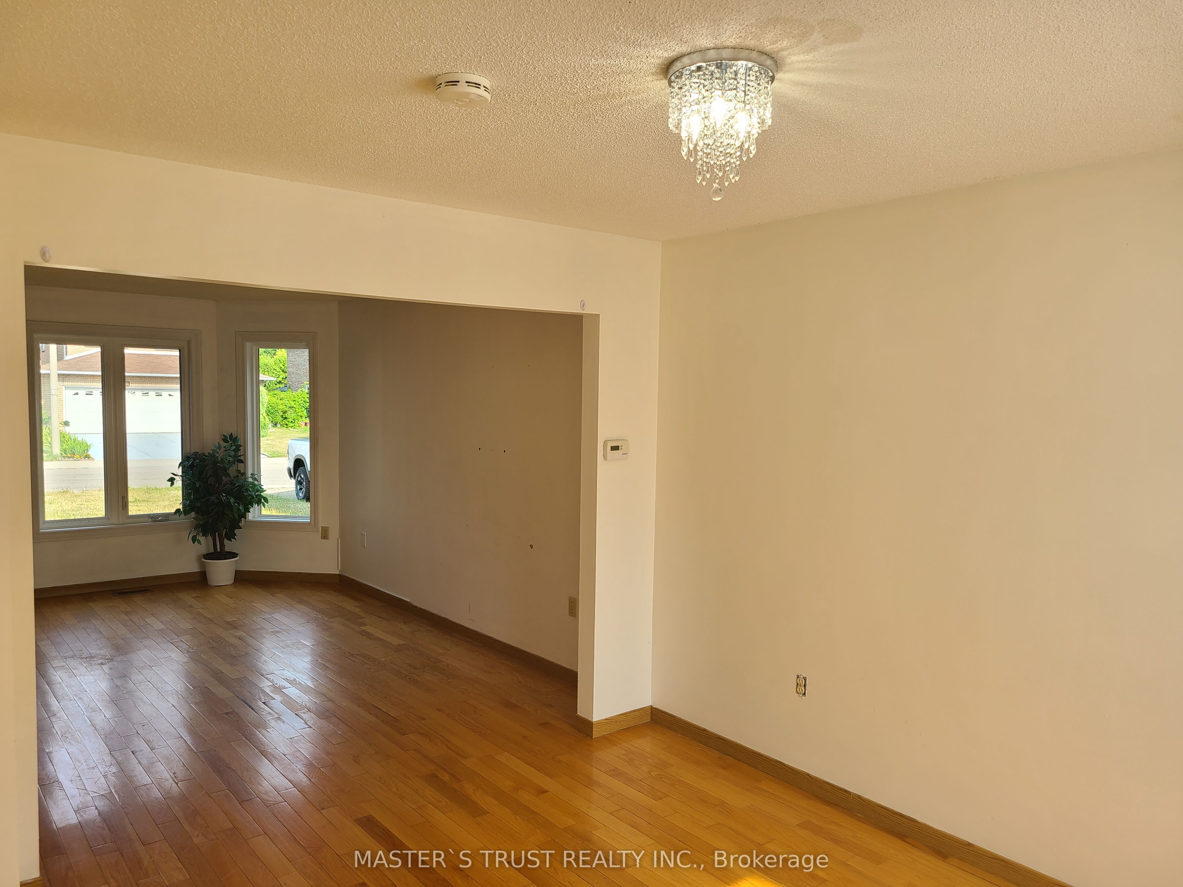 126 Fairington Crescent Property Photo 2