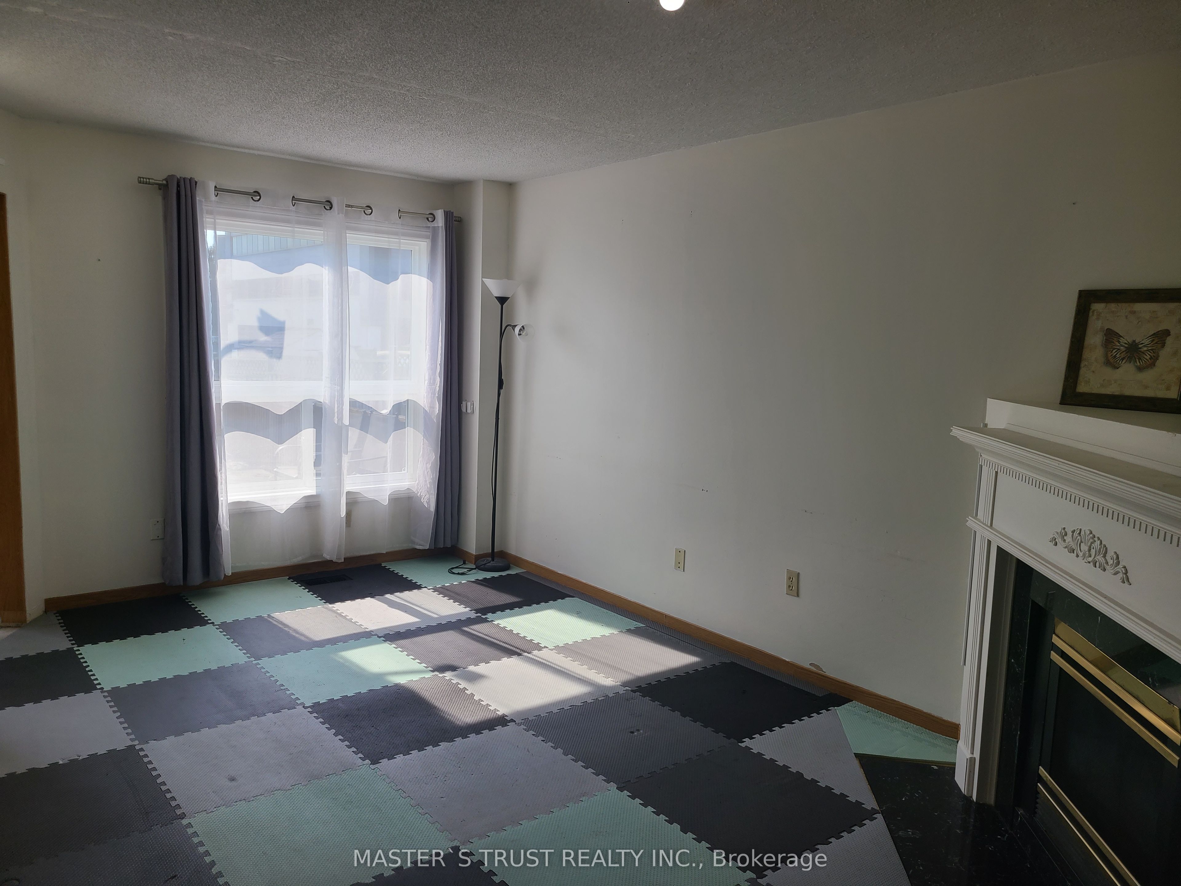 126 Fairington Crescent Property Photo 3