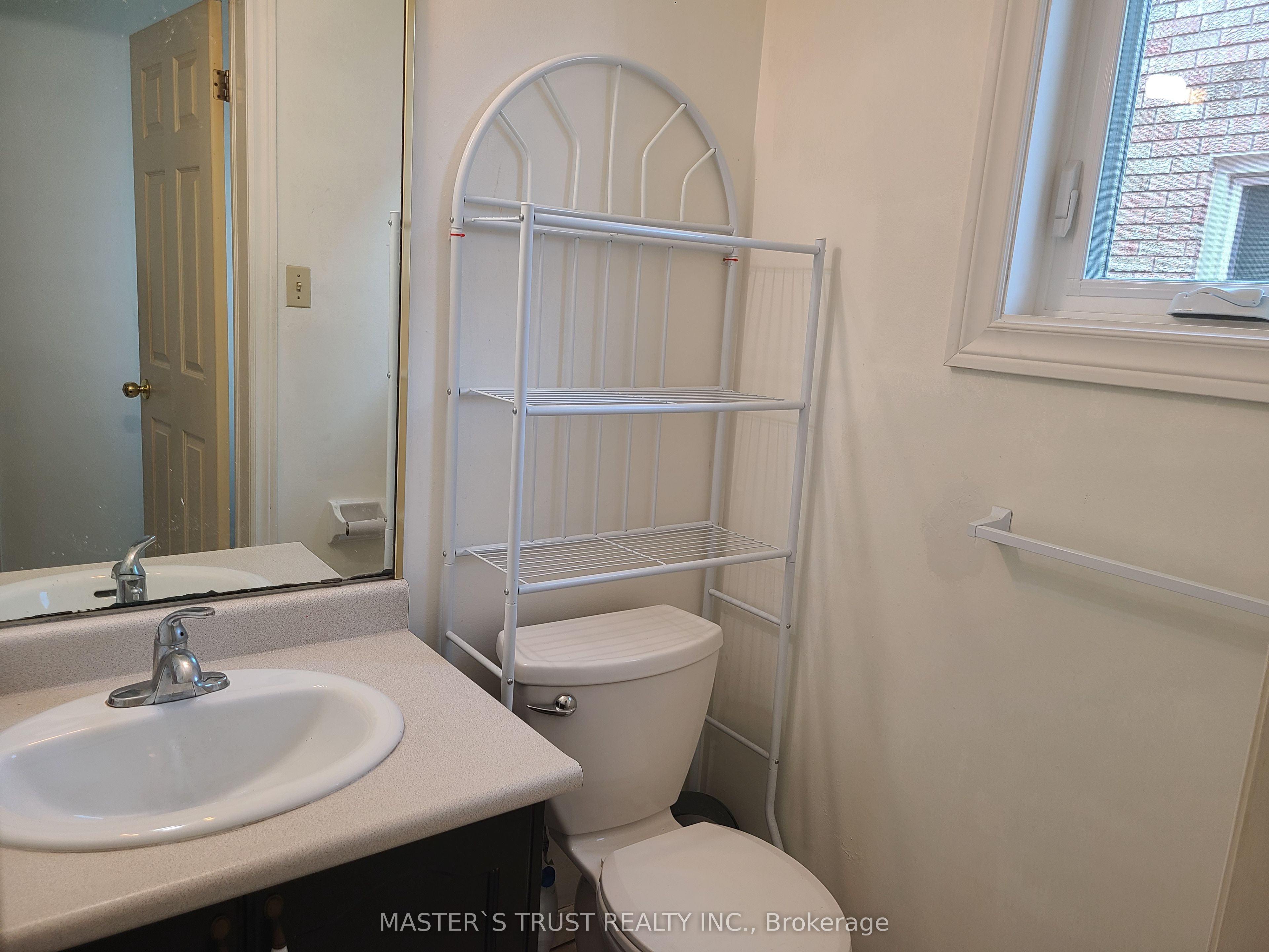 126 Fairington Crescent Property Photo 8