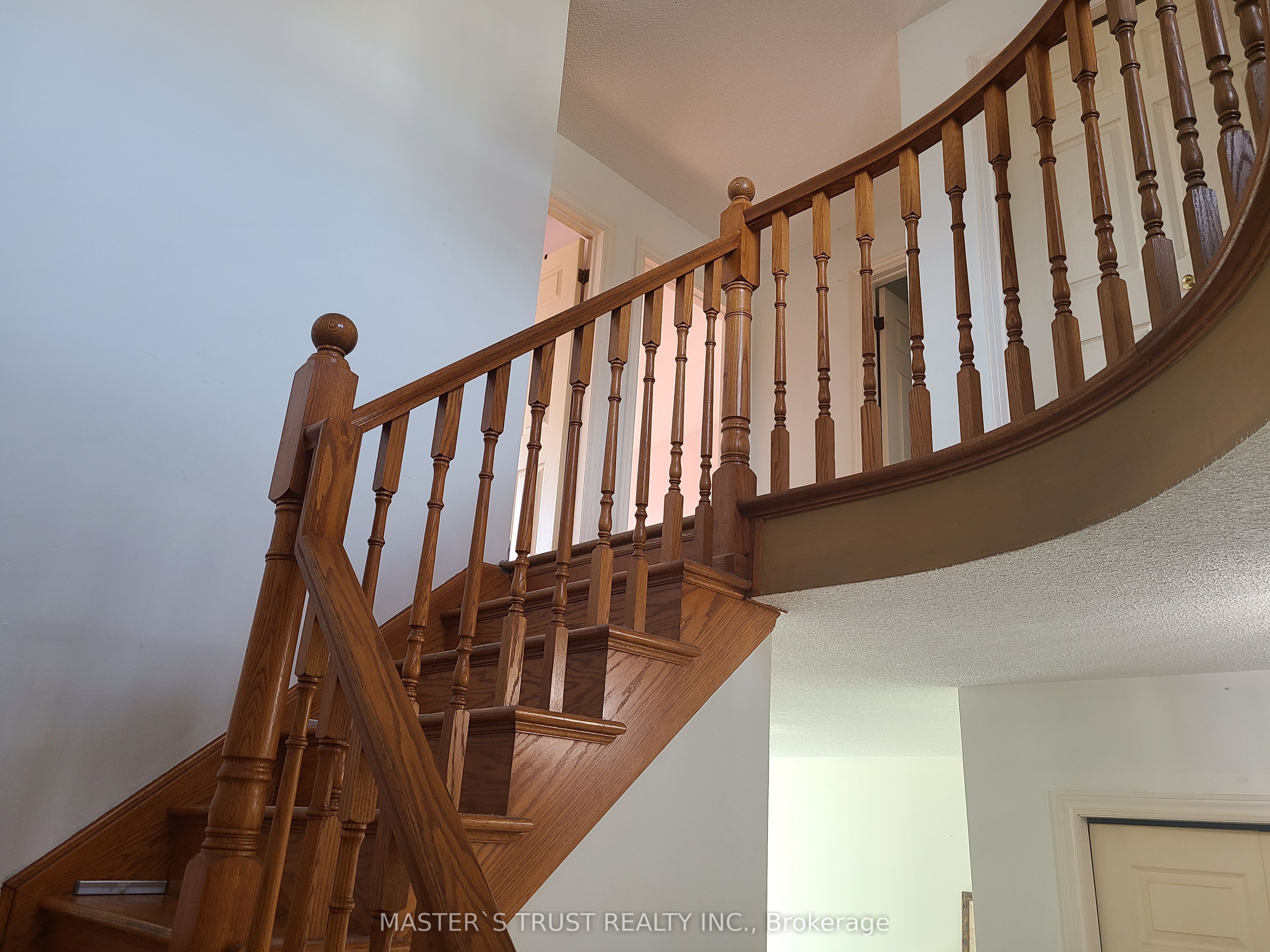 126 Fairington Crescent Property Photo 9