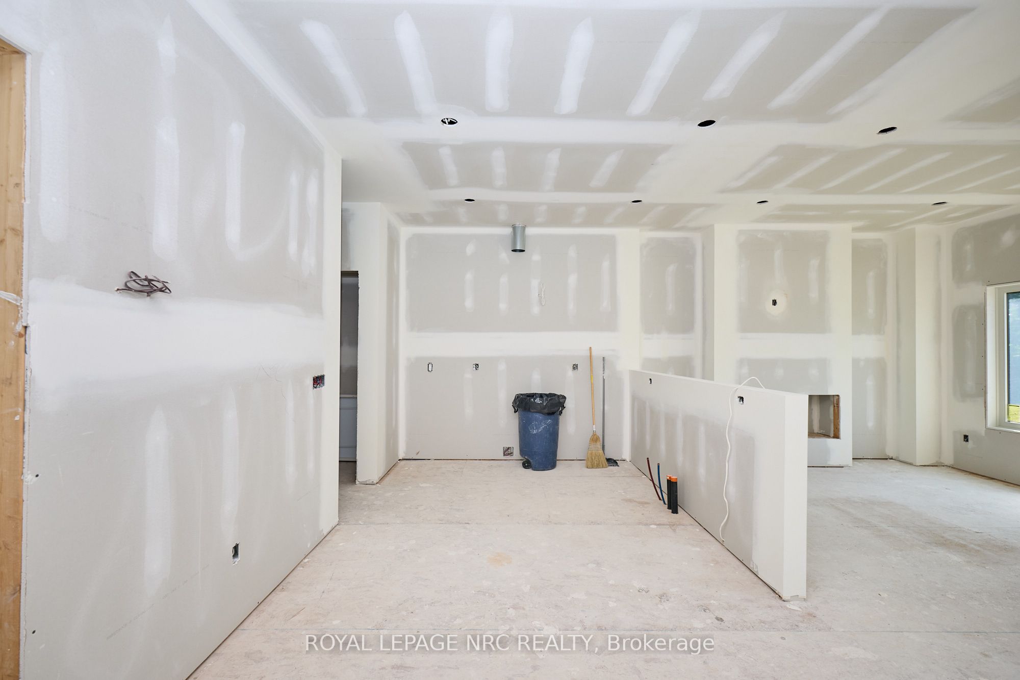 6672 Hawkins Street Property Photo 11