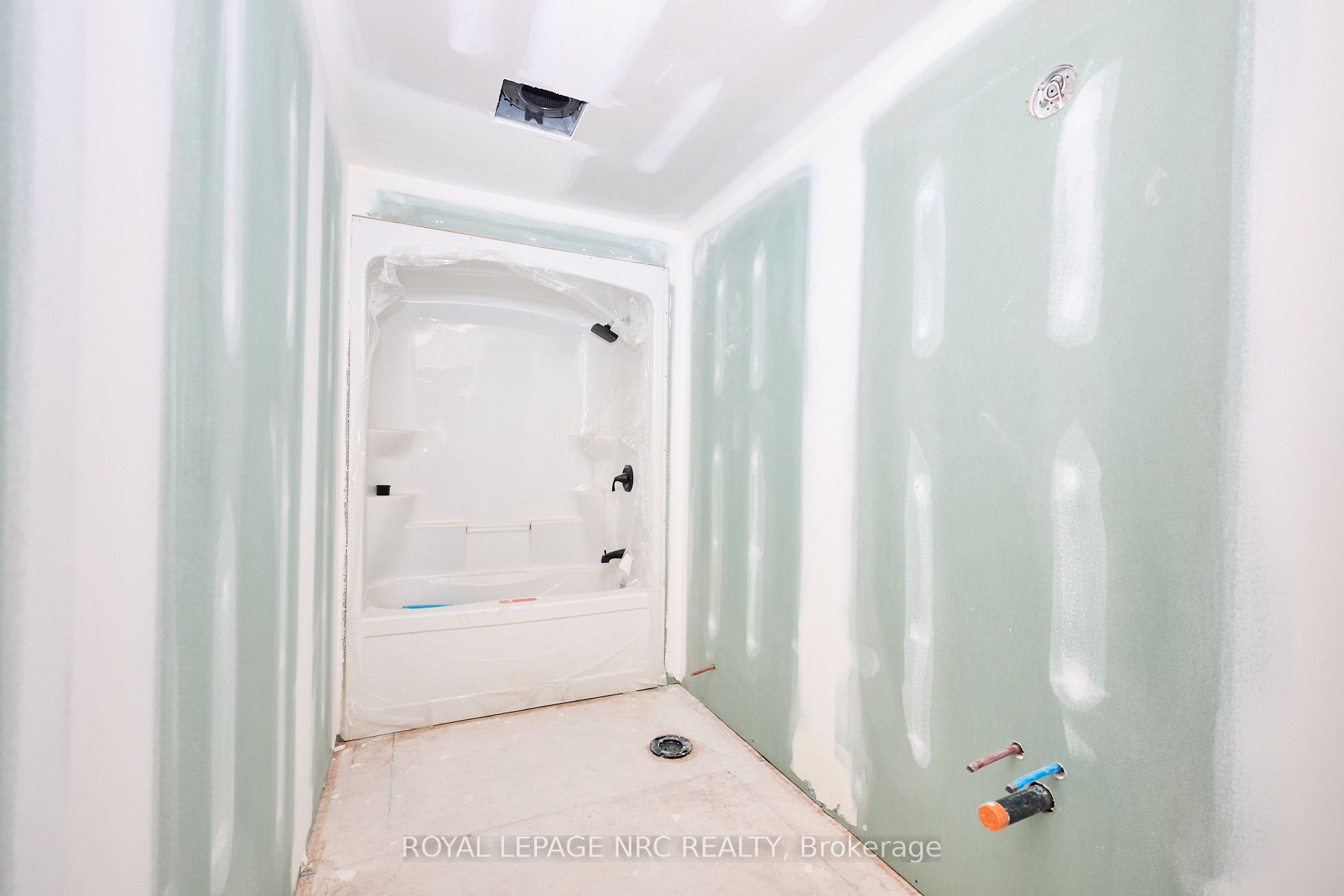 6672 Hawkins Street Property Photo 13
