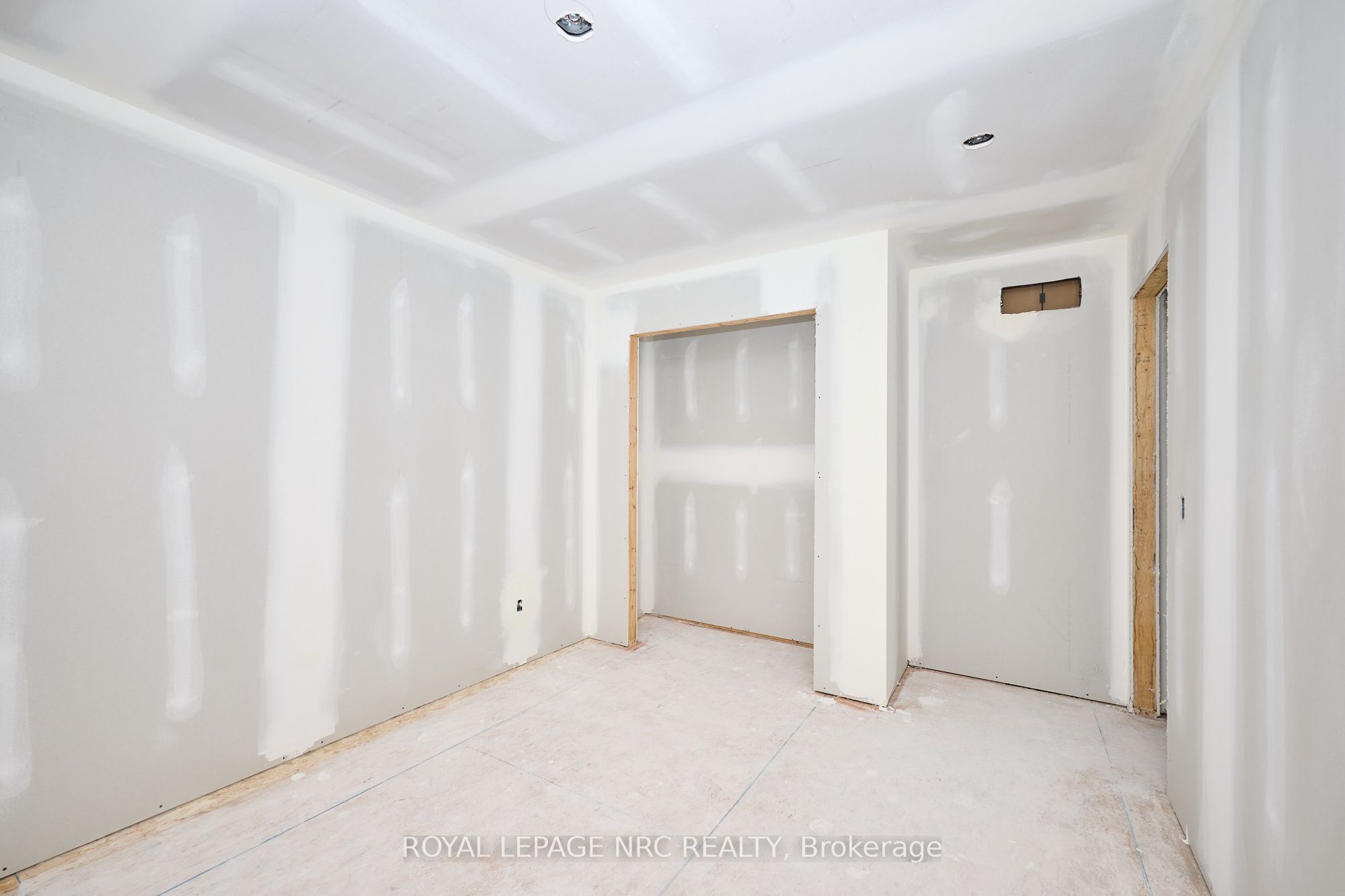 6672 Hawkins Street Property Photo 16