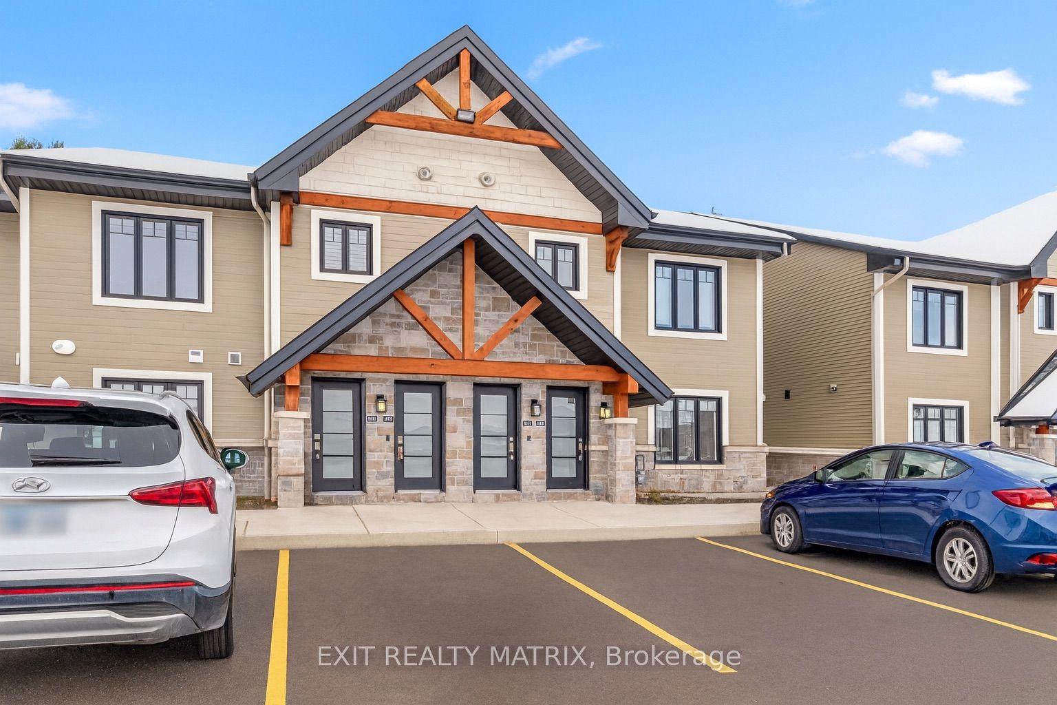 99 St Moritz Trl Property Photo 1