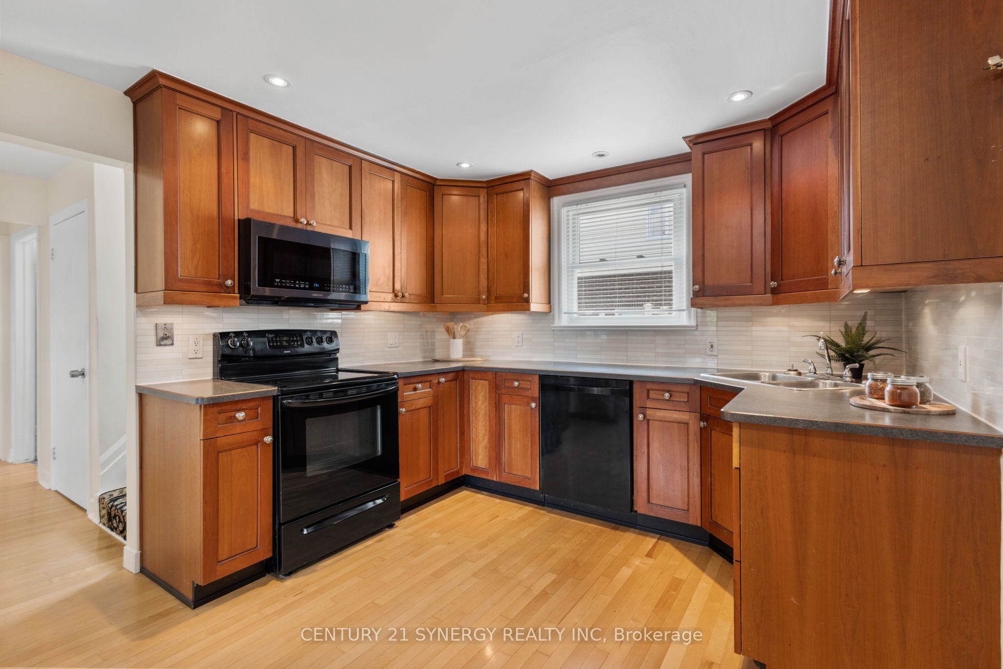 3830 Albion Rd Property Photo 18