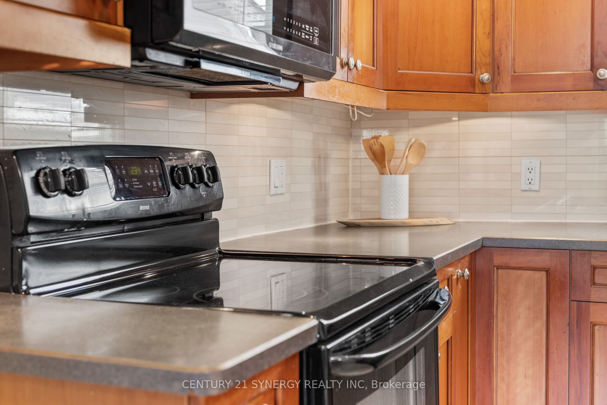 3830 Albion Rd Property Photo 19