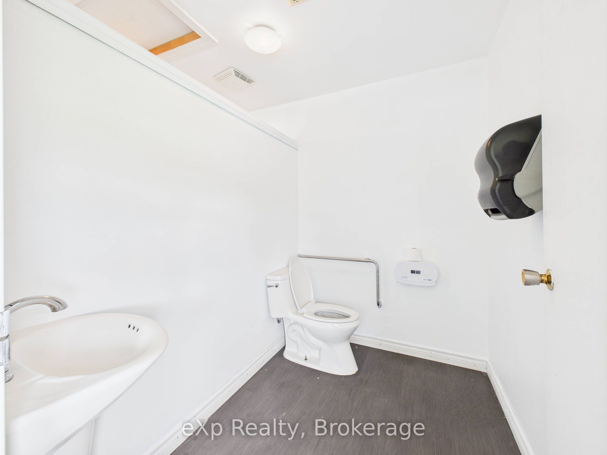 315194 Highway 6 N/a Property Photo 9