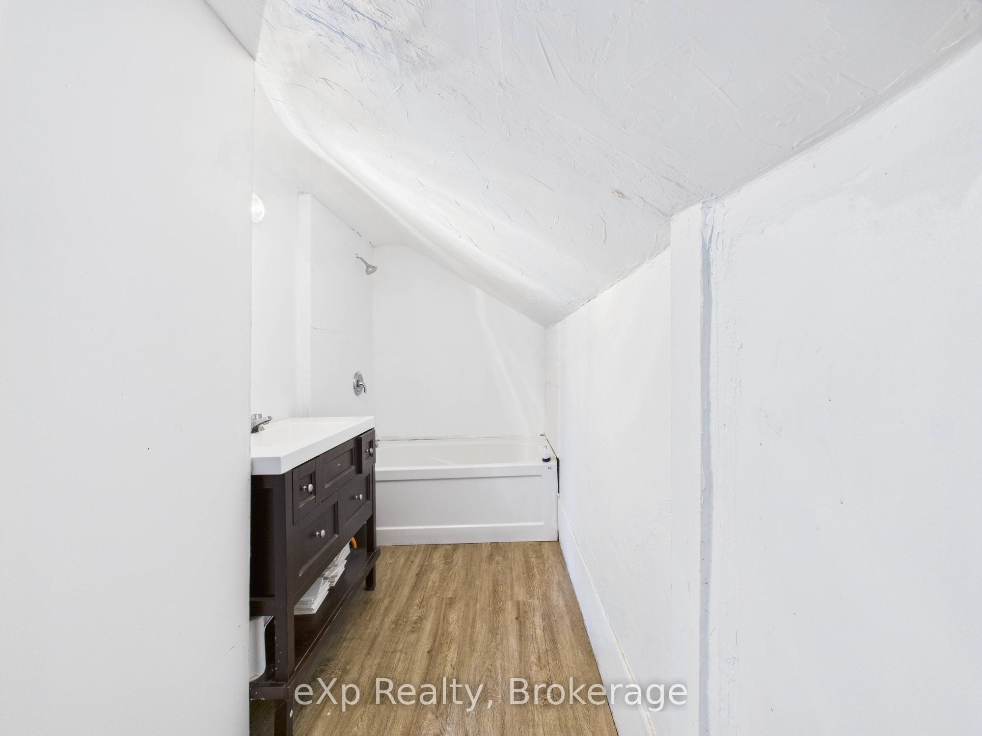 315194 Highway 6 N/a Property Photo 23