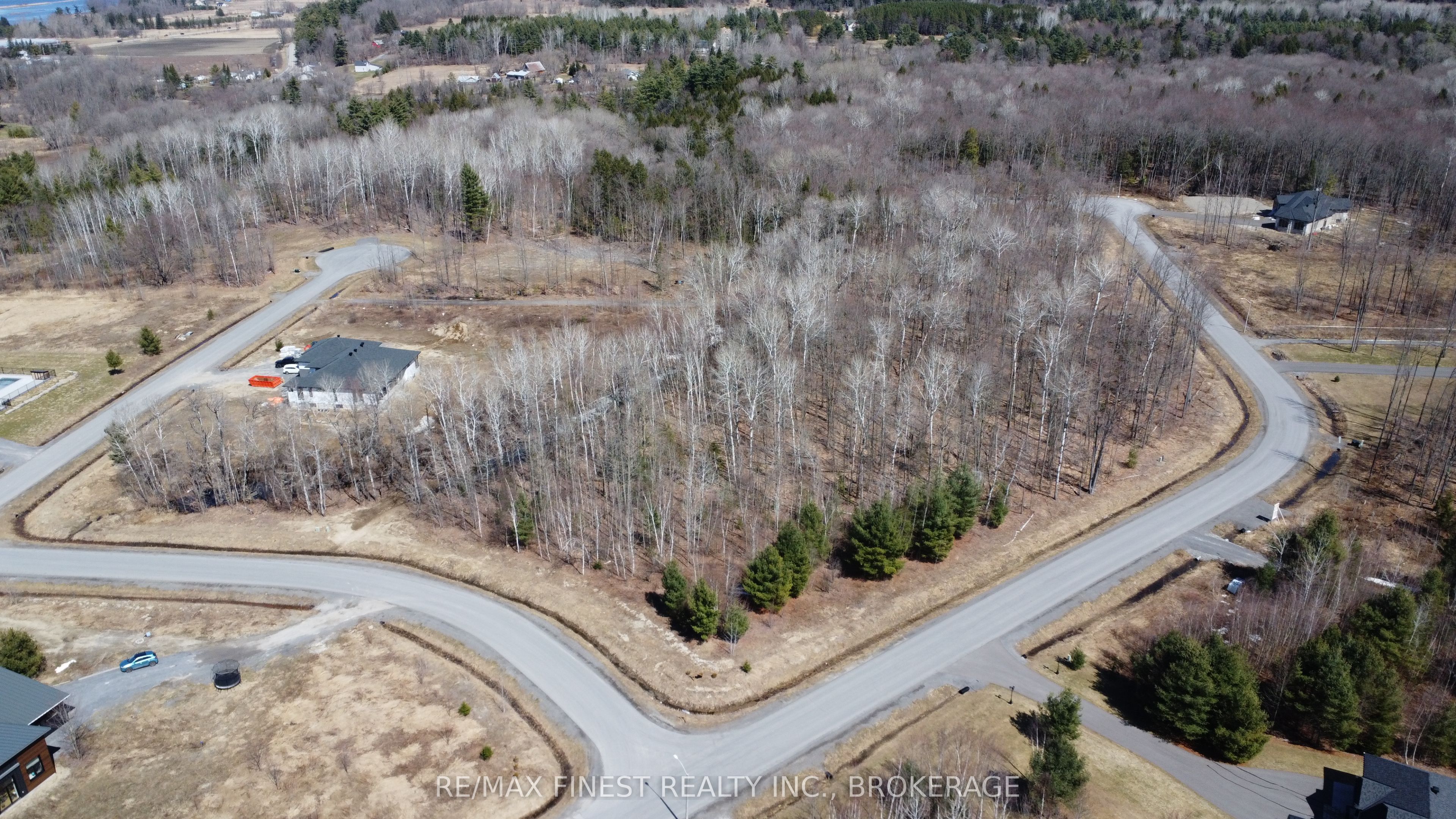 1581 Kinsella Drive Property Photo 1