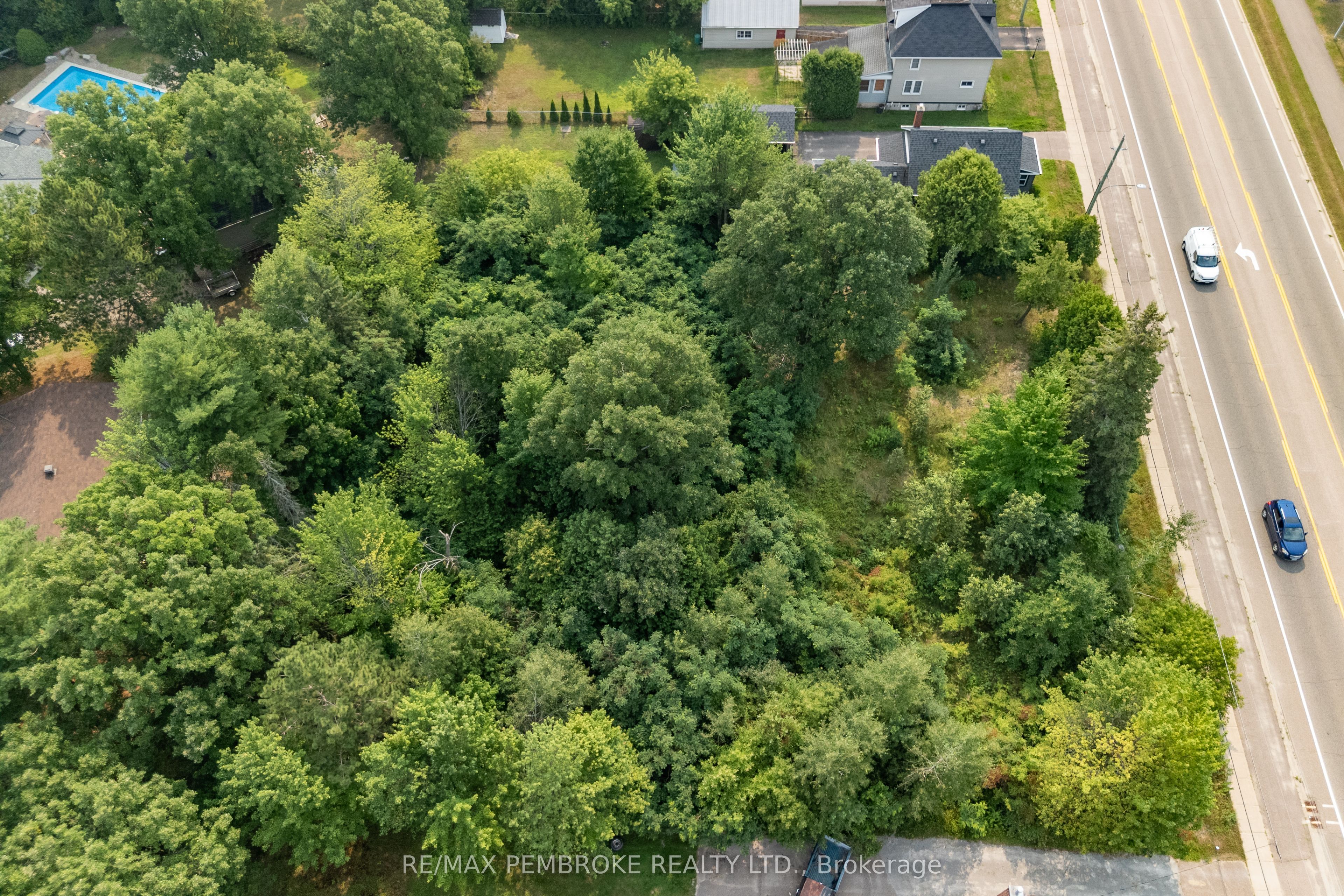 3307 Petawawa Blvd Property Photo 1