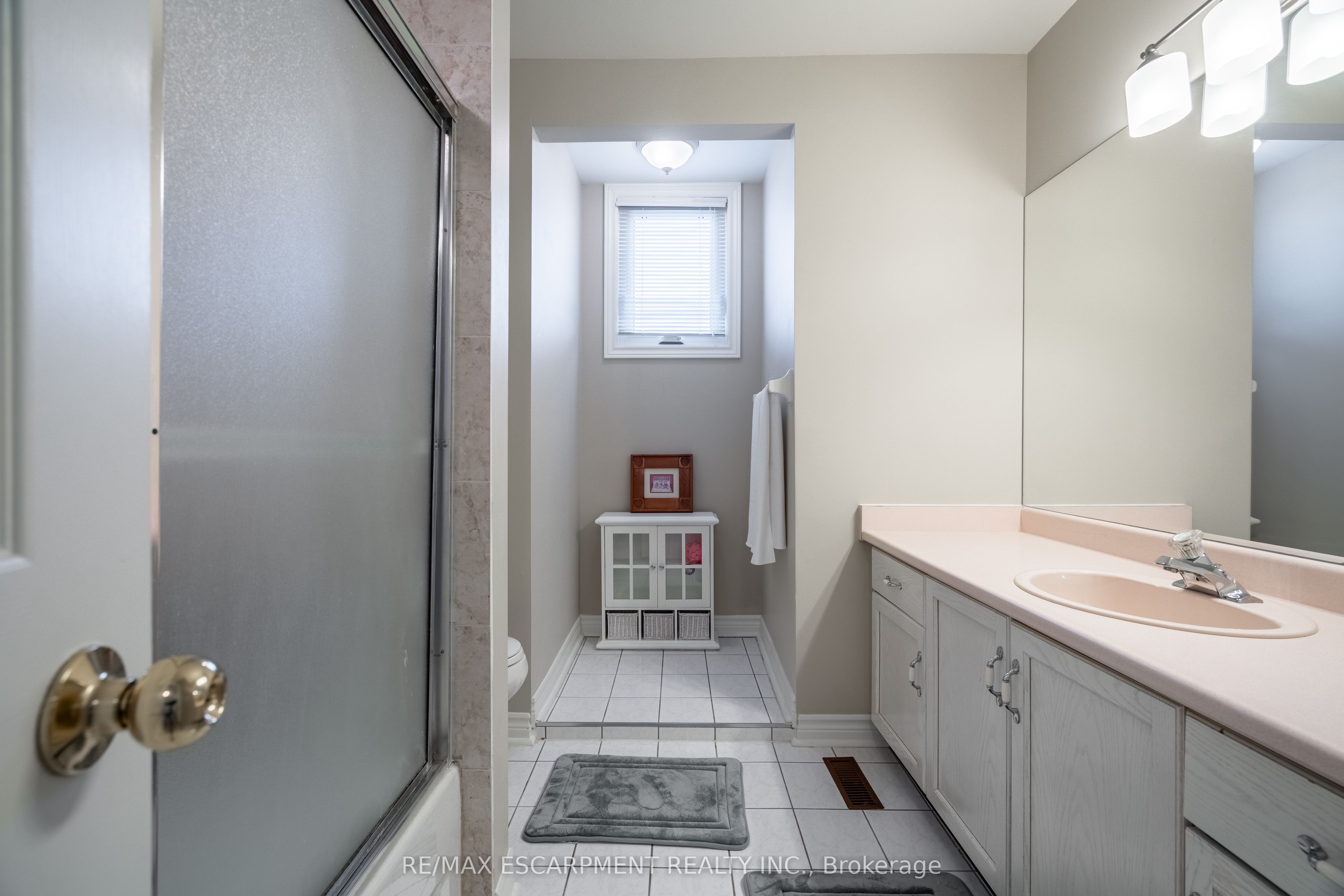 89 Meadowlands Blvd Property Photo 24