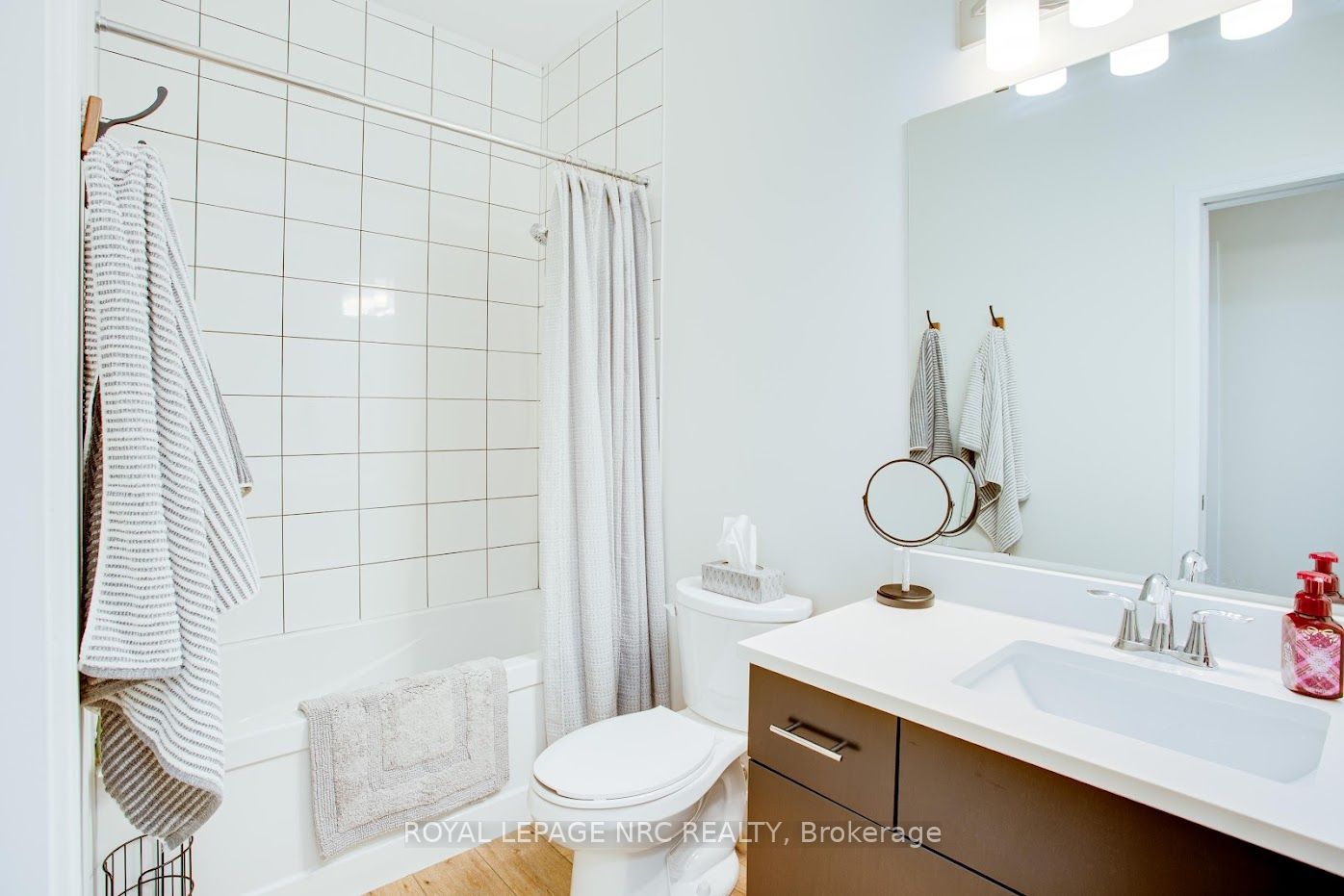 12 Shores Lane B Property Photo 39