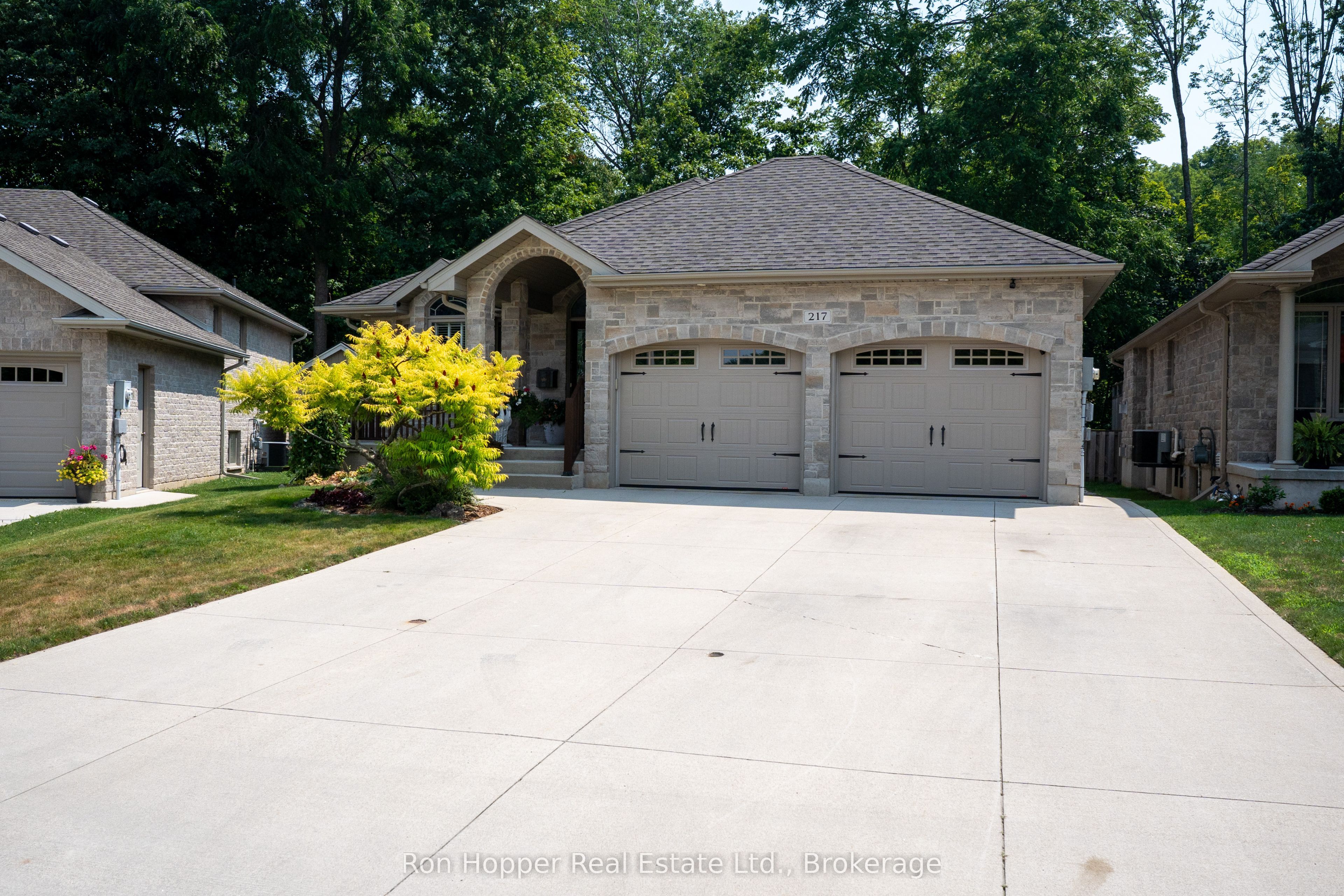 217 2nd Street W Property Photo 1