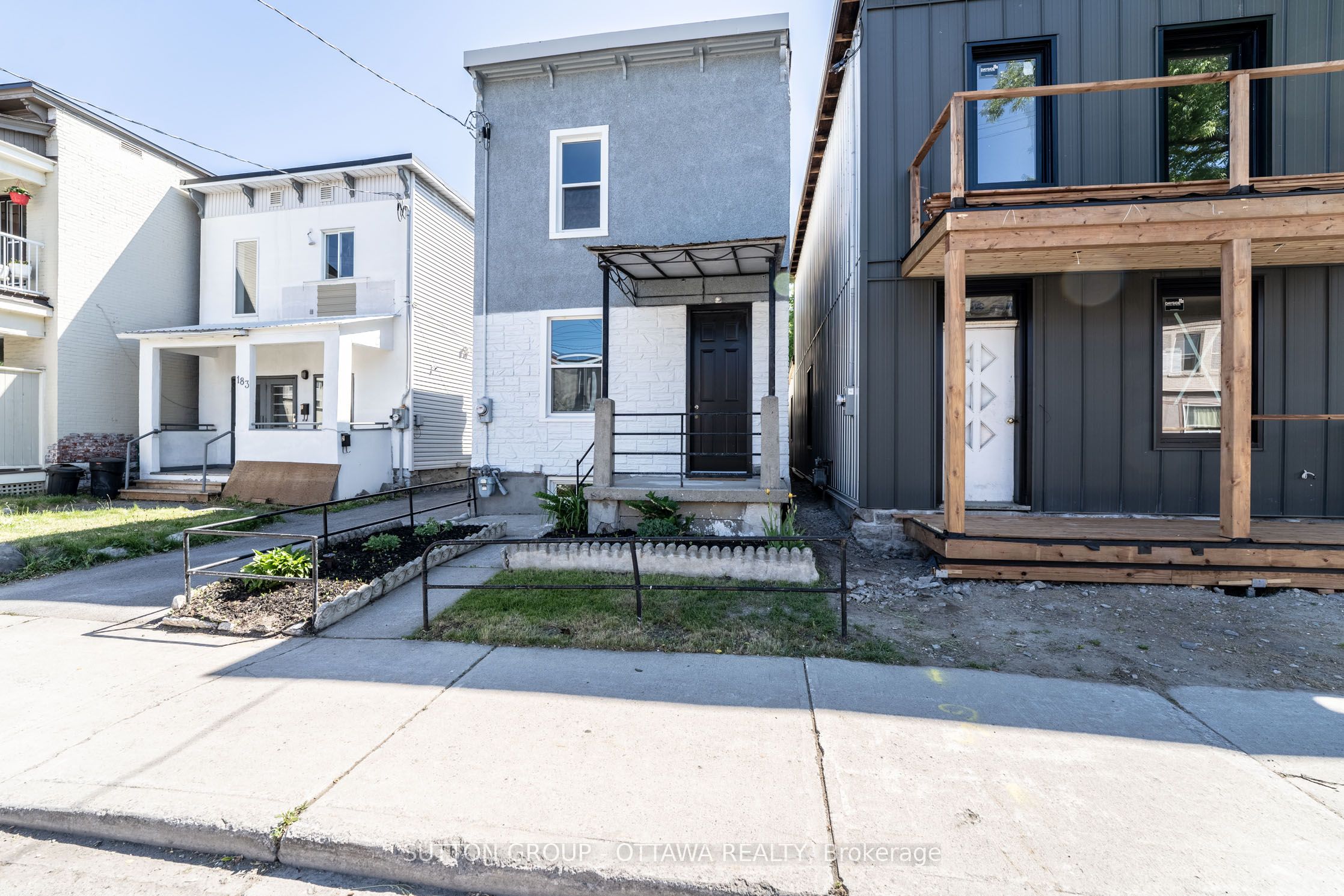 185 Rochester St Property Photo 1